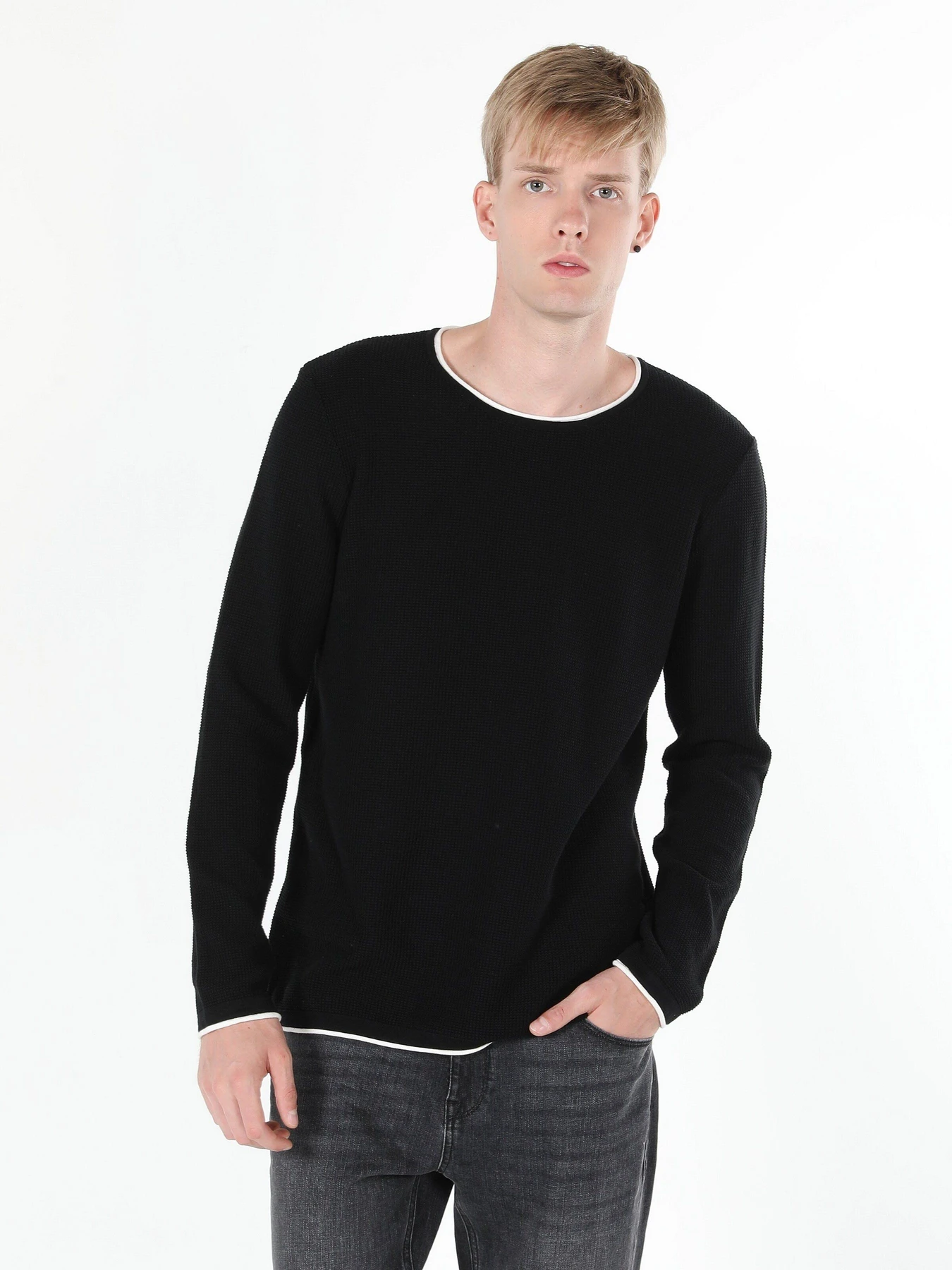 Светри та кардигани Colin’s модель CL1056038BLK Светри та кардигани Colin’s модель CL1056038BLK Фото