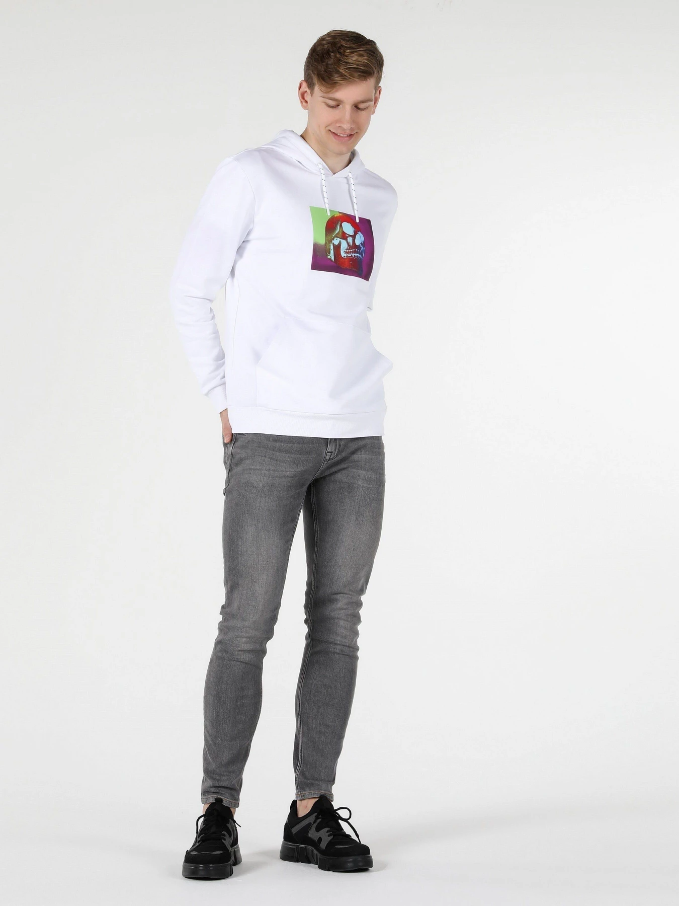 Худи и свитшоты Colin’s модель CL1057312WHT Фото