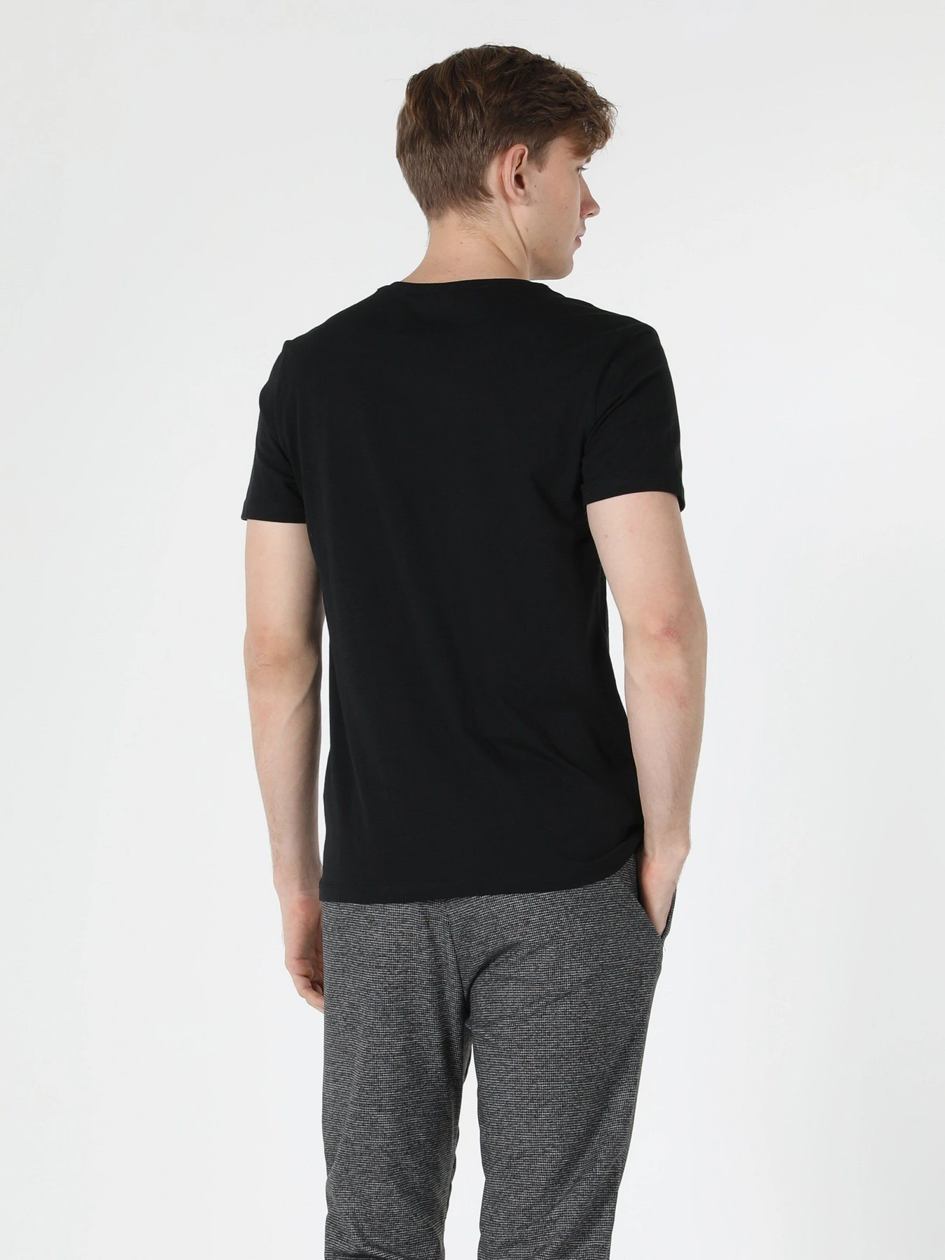 Футболки и поло Colin’s модель CL1054891BLK Футболки и поло Colin’s модель CL1054891BLK Фото