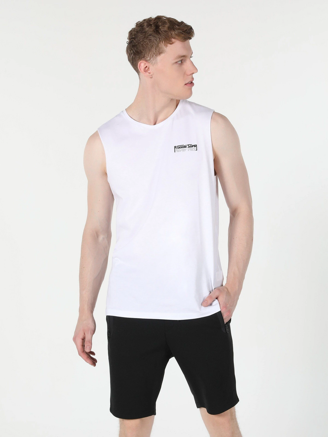 Футболки и поло Colin’s модель CL1057744WHT Футболки и поло Colin’s модель CL1057744WHT Фото