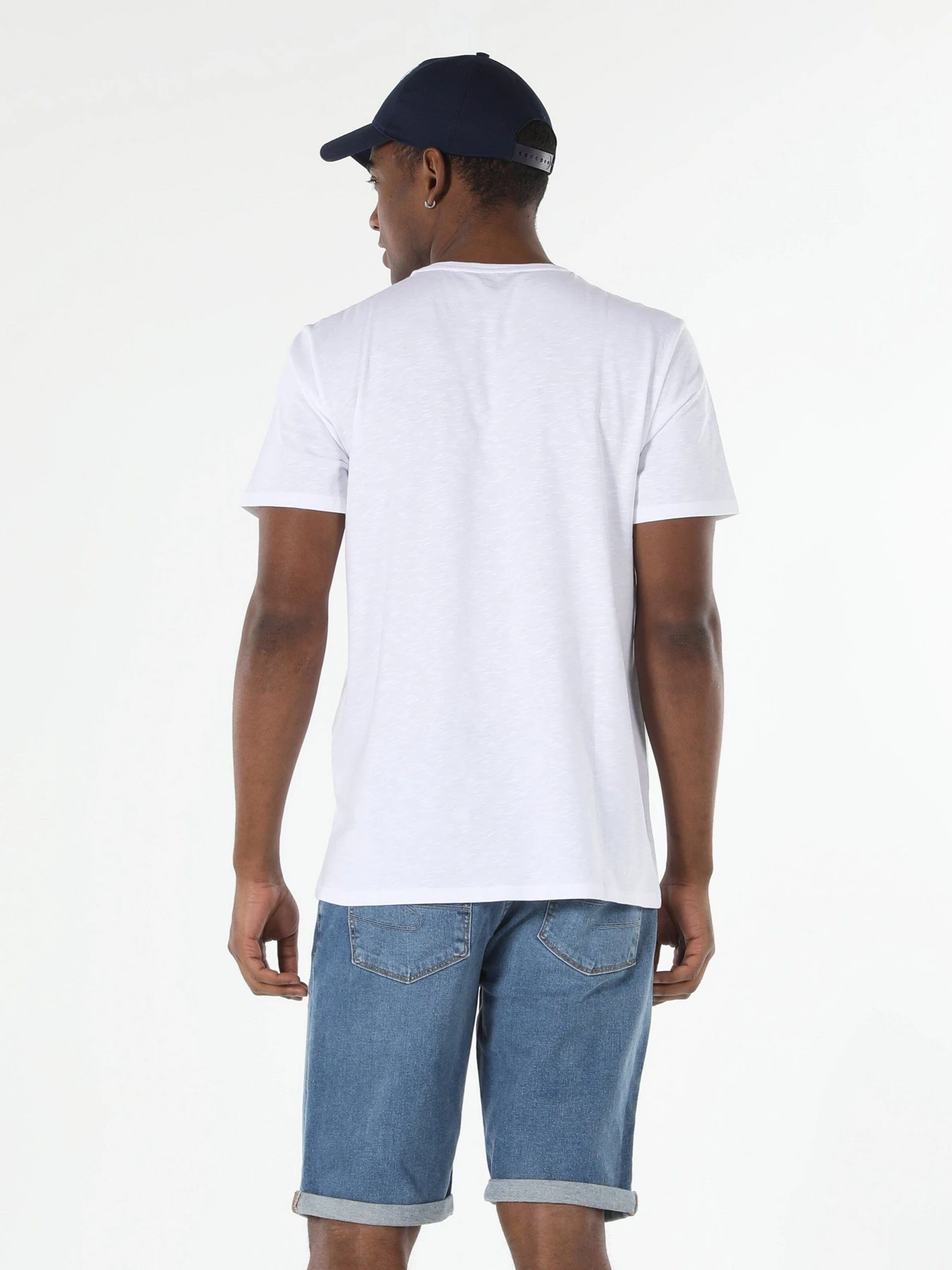 Футболки и поло Colin’s модель CL1058830WHT Футболки и поло Colin’s модель CL1058830WHT Фото