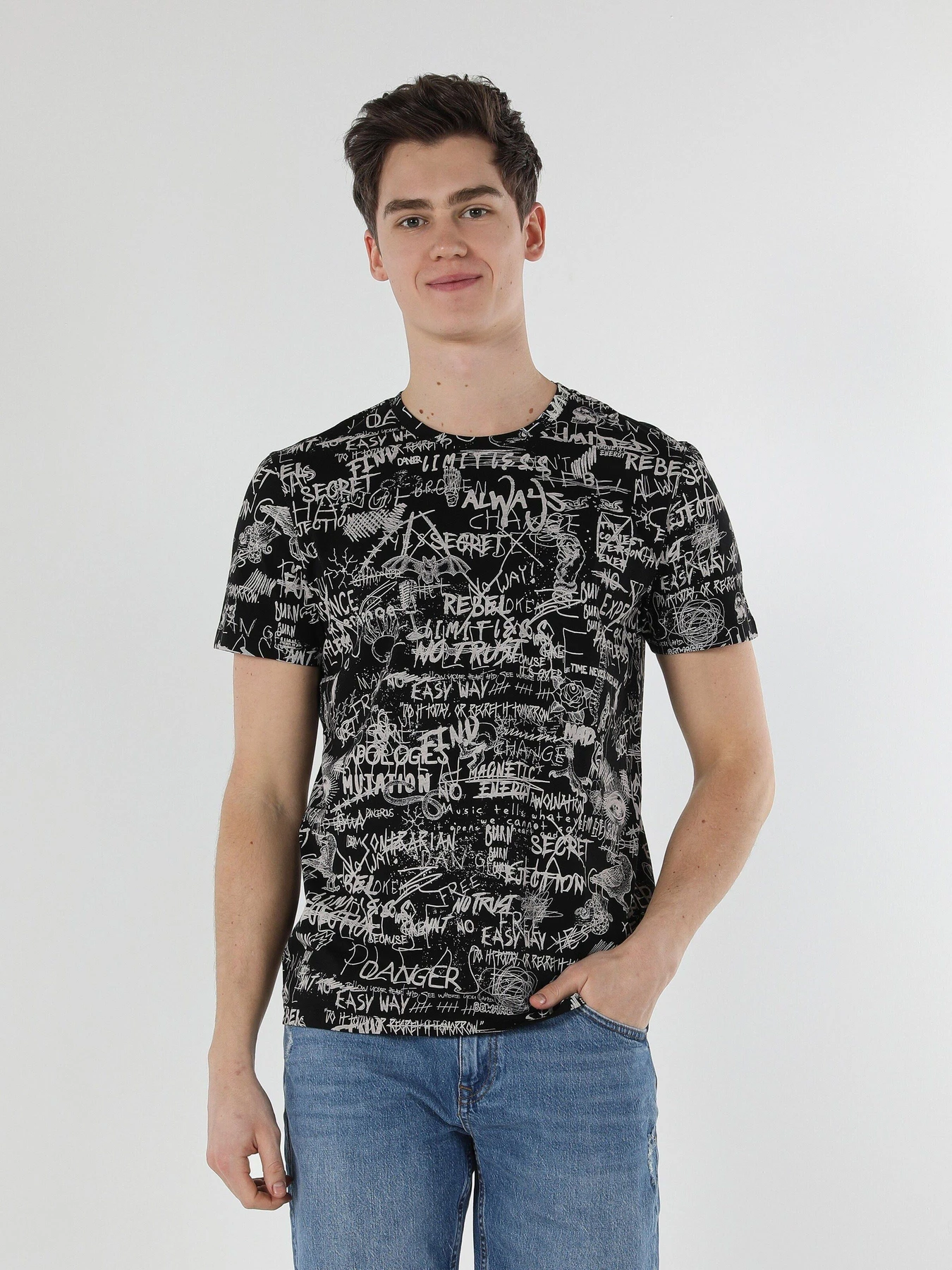 Футболки и поло Colin’s модель CL1059129BLK Футболки и поло Colin’s модель CL1059129BLK Фото