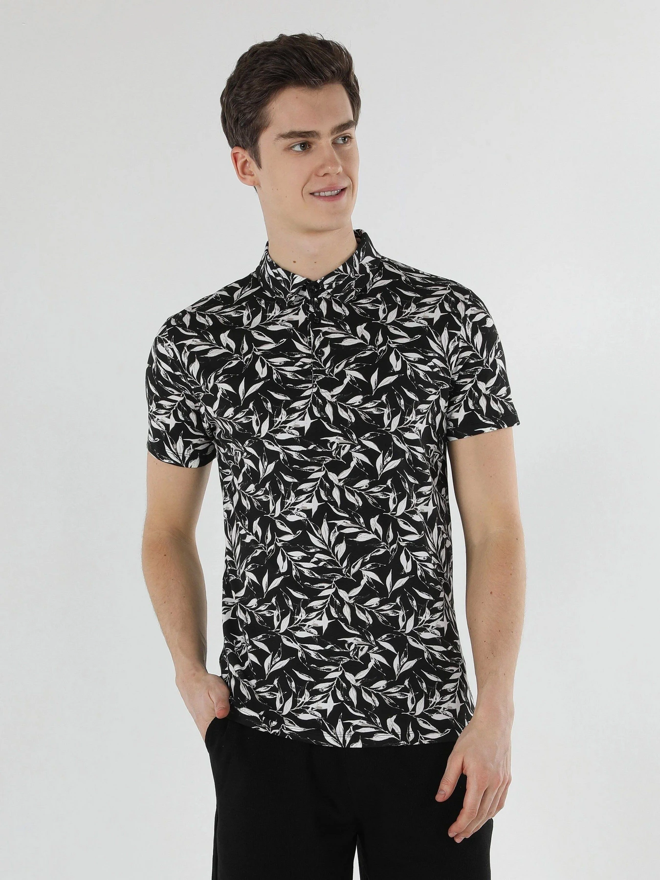 Футболки і поло Colin’s модель CL1057038BLK Футболки і поло Colin’s модель CL1057038BLK Фото