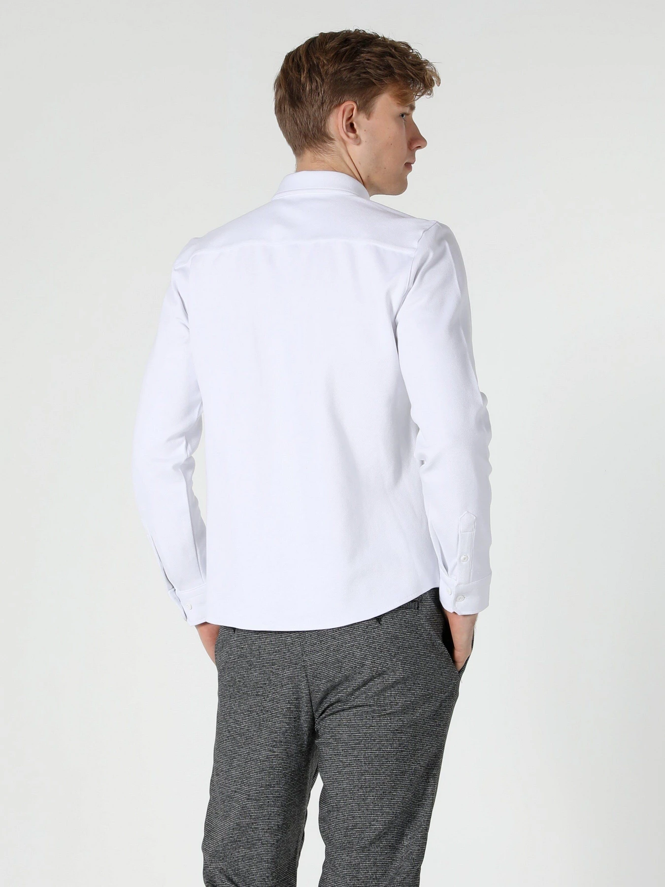 Рубашки Colin’s модель CL1057177WHT Рубашки Colin’s модель CL1057177WHT Фото