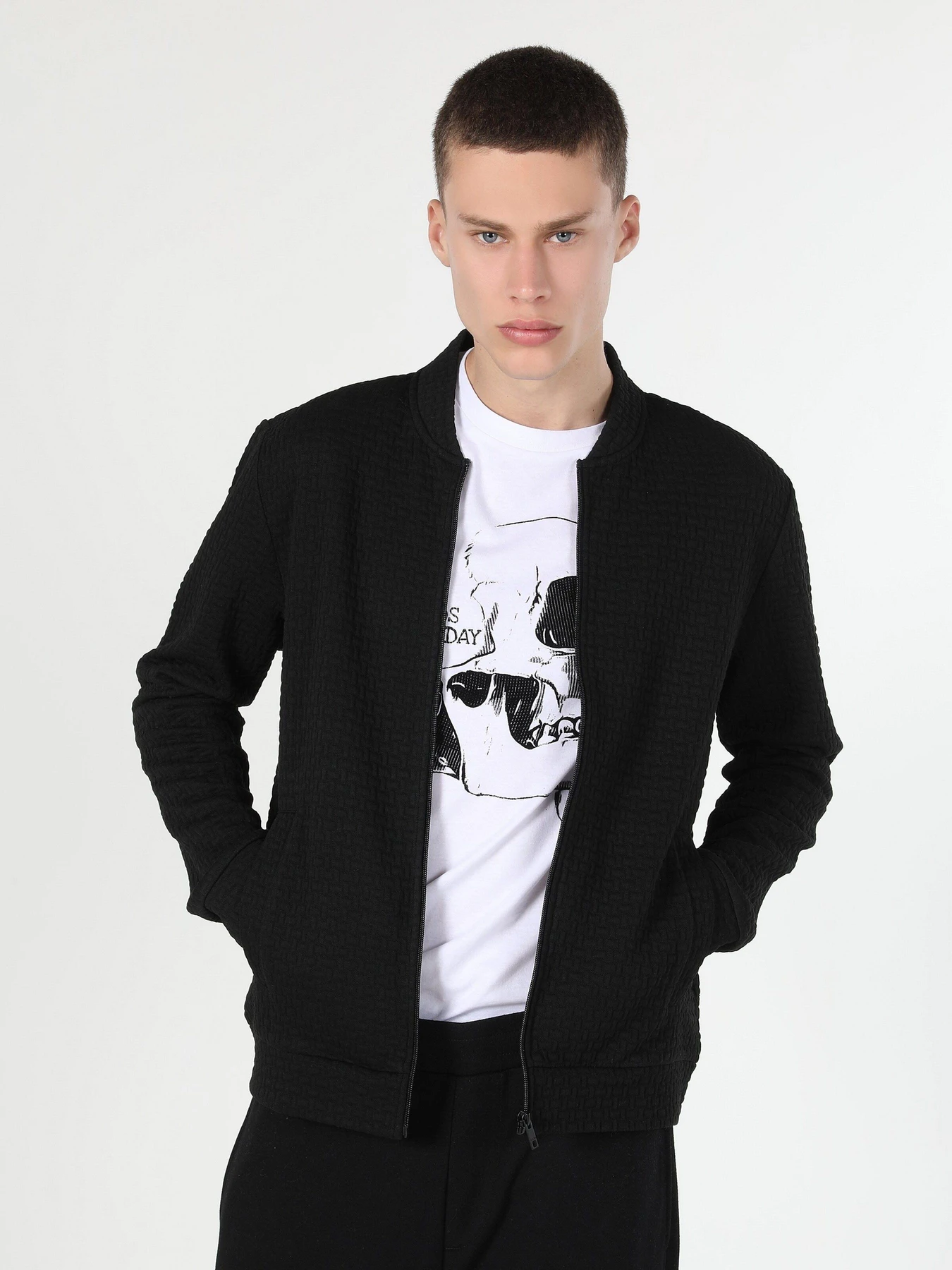Куртки и дубленки Colin’s модель CL1060261BLK Фото