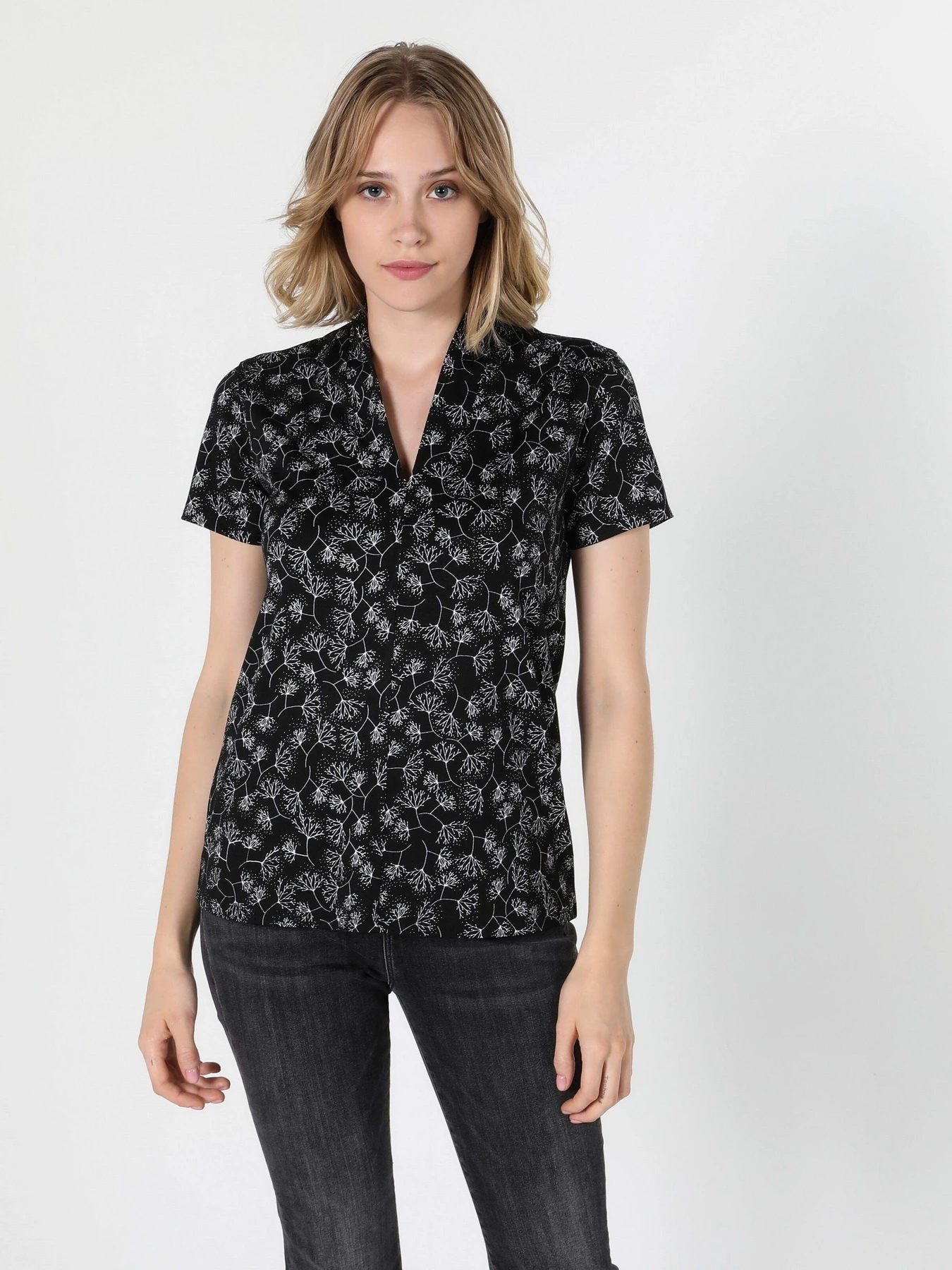 Футболки и поло Colin’s модель CL1055433BLK Футболки и поло Colin’s модель CL1055433BLK Фото