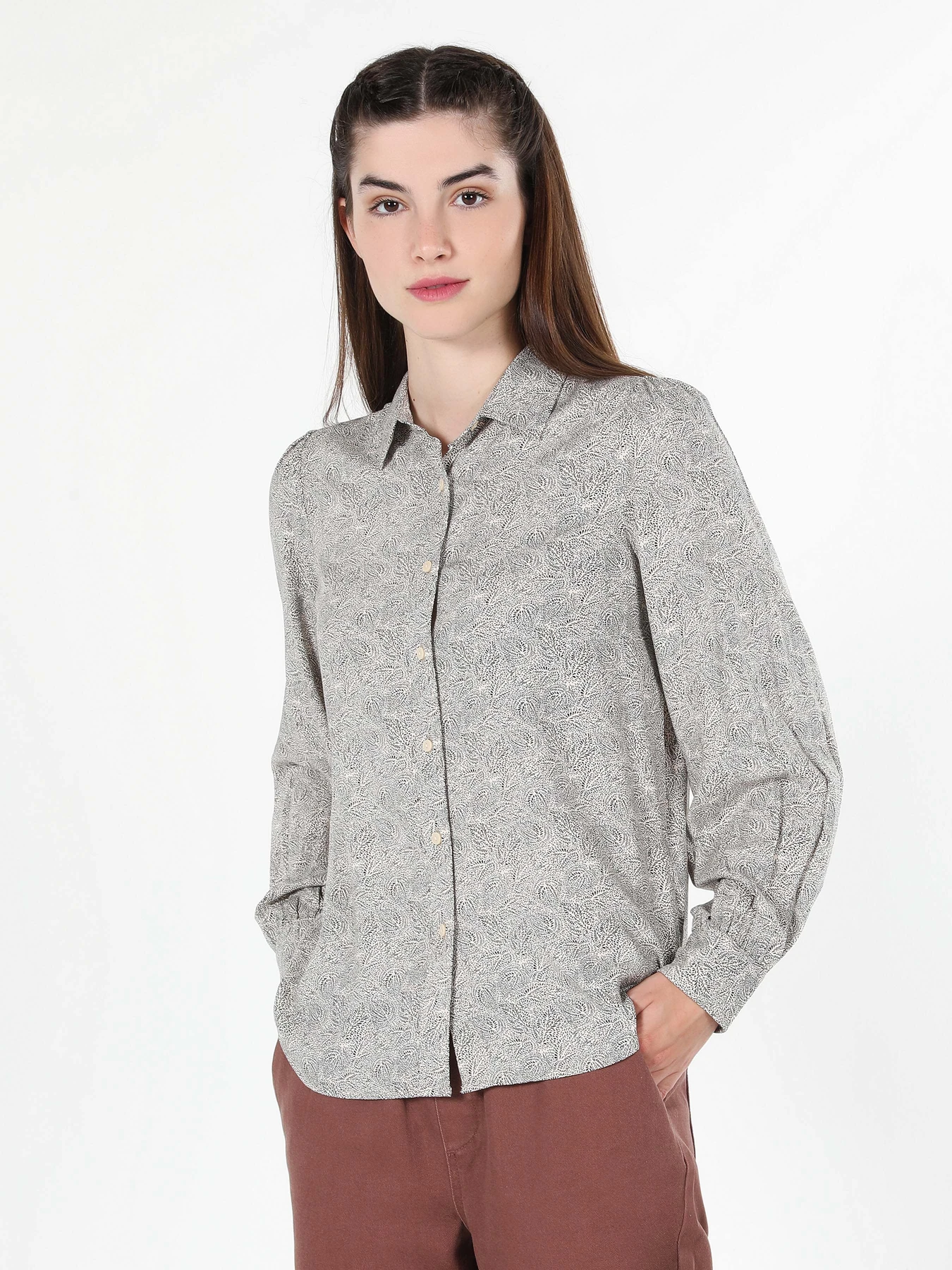 Сорочки Colin’s модель CL1060008BEI Сорочки Colin’s модель CL1060008BEI Фото
