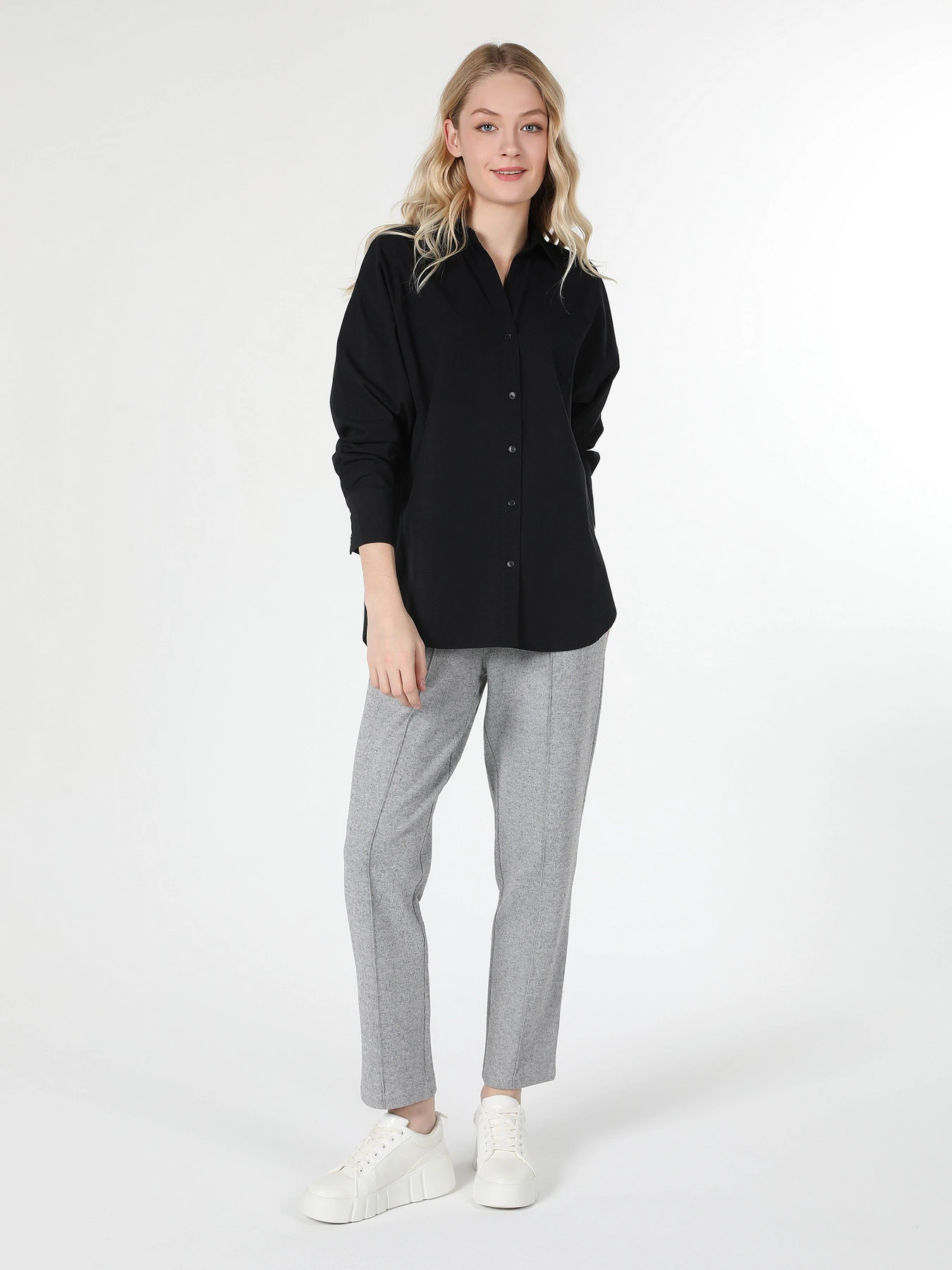 Рубашки Colin’s модель CL1060253BLK Рубашки Colin’s модель CL1060253BLK Фото