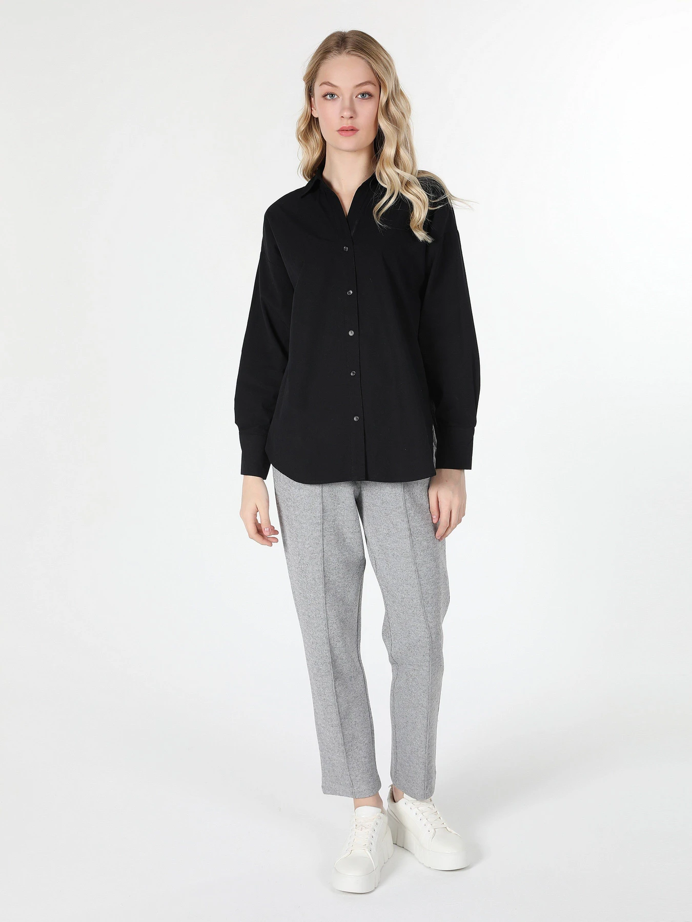 Рубашки Colin’s модель CL1060253BLK Рубашки Colin’s модель CL1060253BLK Фото