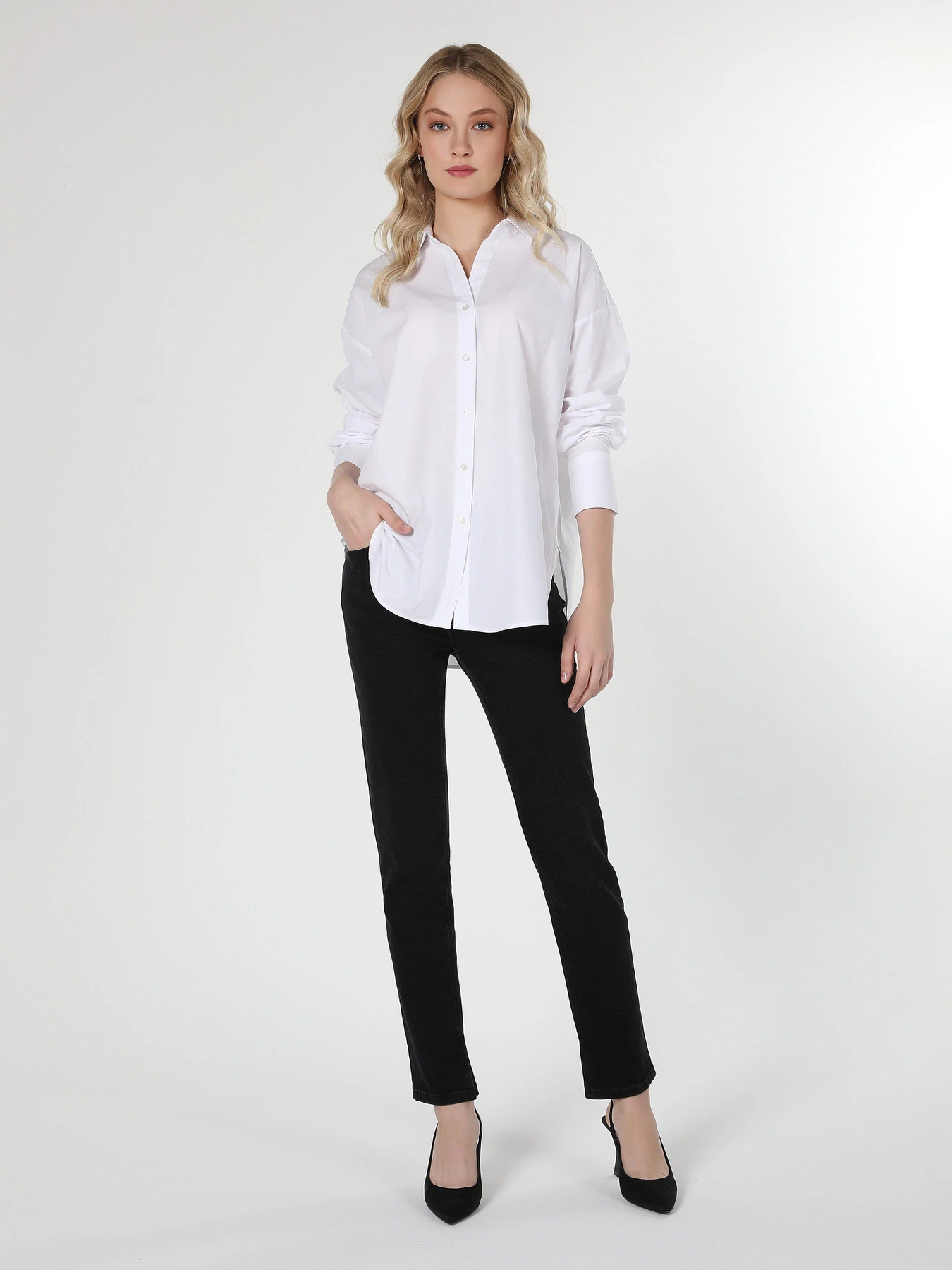 Сорочки Colin’s модель CL1060253WHT Сорочки Colin’s модель CL1060253WHT Фото