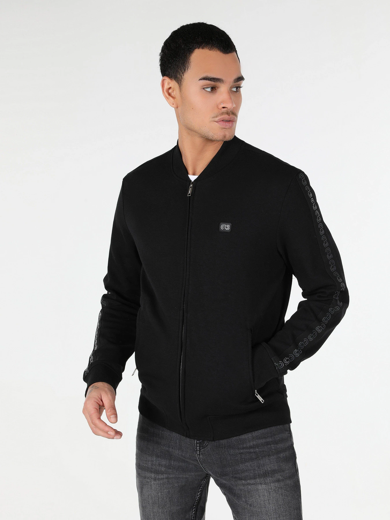 Худи и свитшоты Colin’s модель CL1061760BLK Худи и свитшоты Colin’s модель CL1061760BLK Фото
