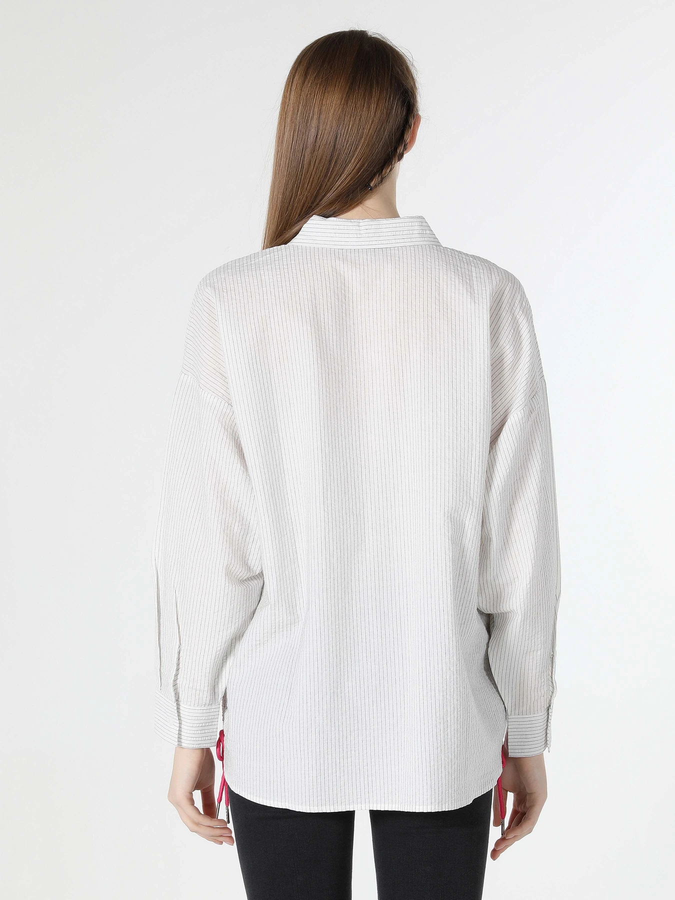 Сорочки Colin’s модель CL1062114WHT Сорочки Colin’s модель CL1062114WHT Фото