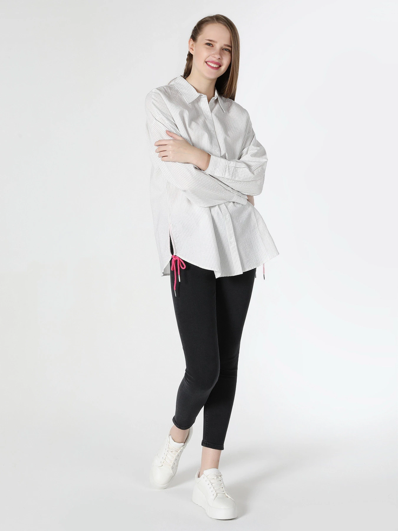 Сорочки Colin’s модель CL1062114WHT Сорочки Colin’s модель CL1062114WHT Фото