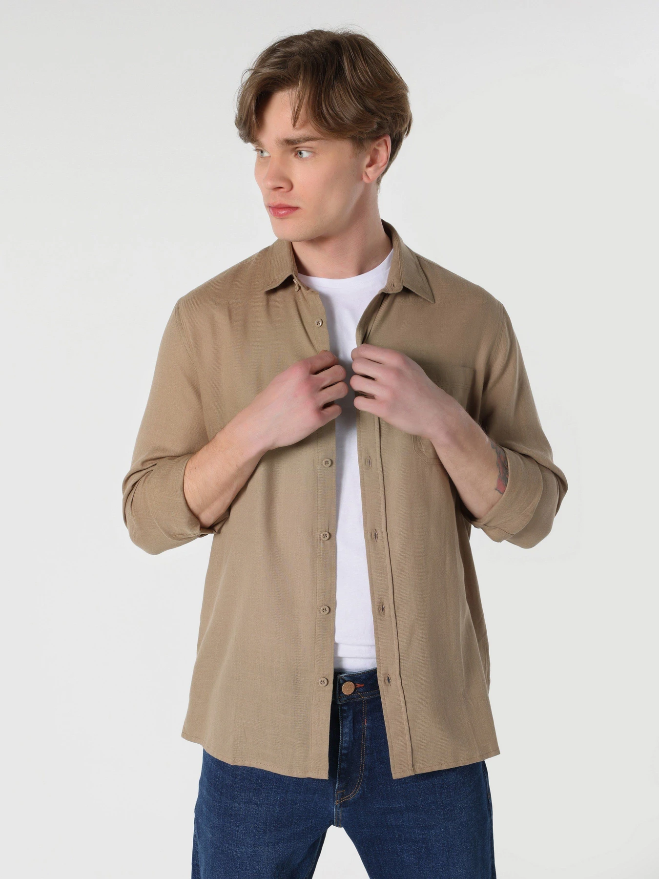 Рубашки Colin’s модель CL1062133BEI Рубашки Colin’s модель CL1062133BEI Фото