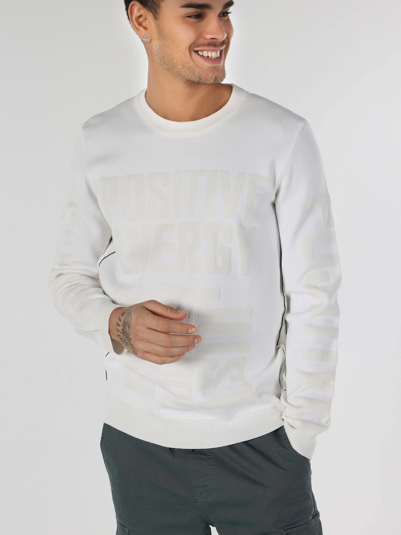 Светри та кардигани Colin’s модель CL1062328WHT Светри та кардигани Colin’s модель CL1062328WHT Фото