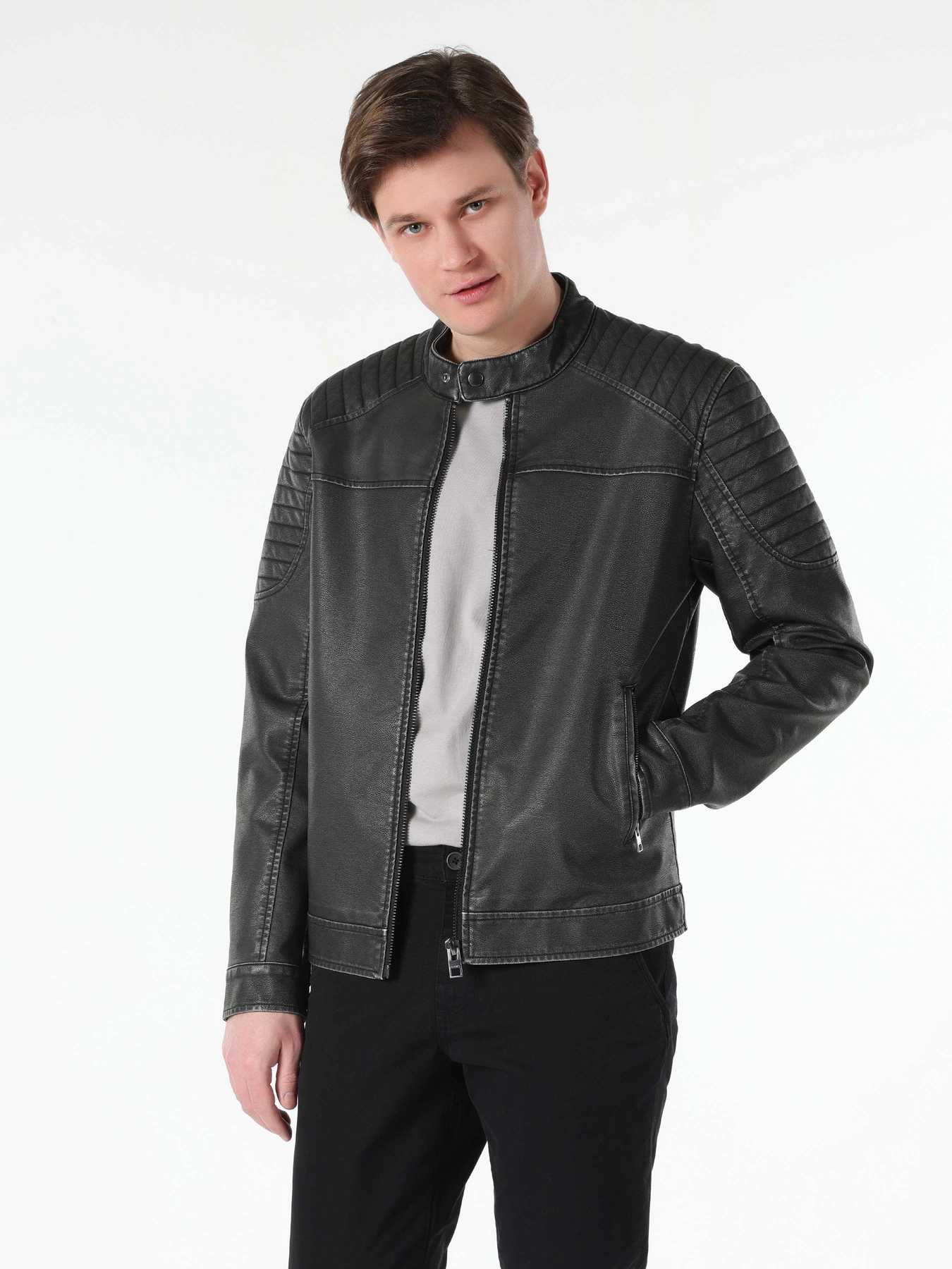 Куртки и дубленки Colin’s модель CL1062456BLK Куртки и дубленки Colin’s модель CL1062456BLK Фото