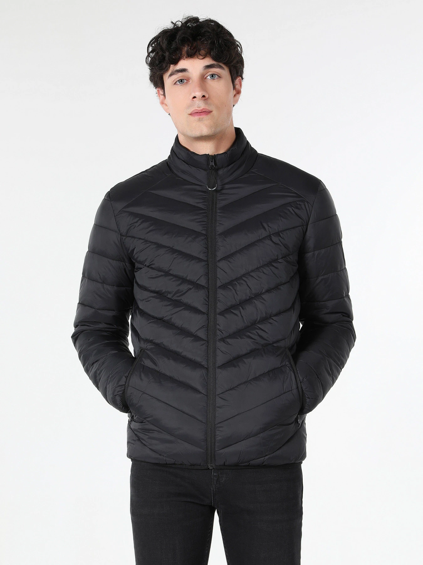 Куртки и дубленки Colin’s модель CL1062510BLK Куртки и дубленки Colin’s модель CL1062510BLK Фото