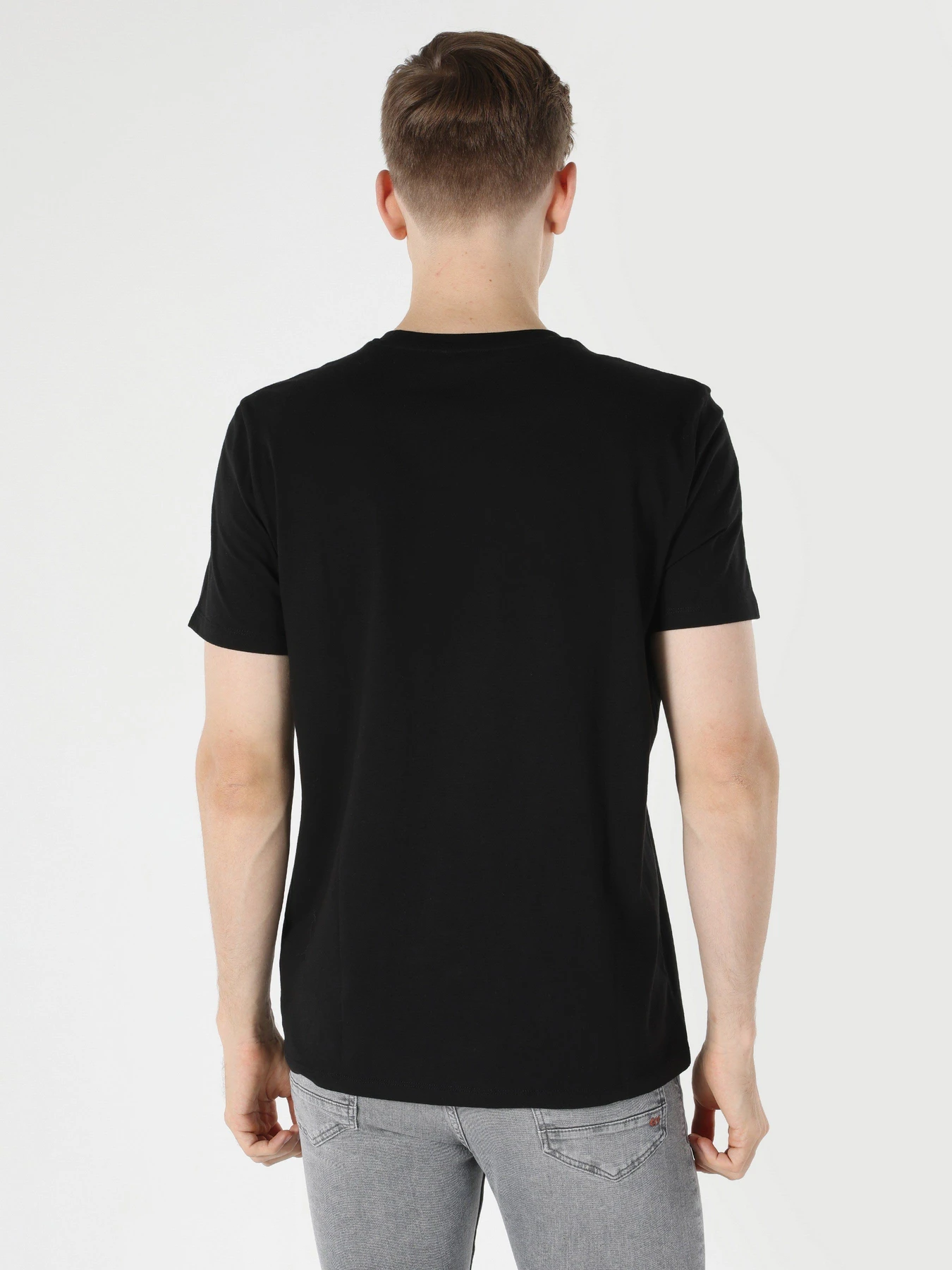 Футболки и поло Colin’s модель CL1062807BLK Футболки и поло Colin’s модель CL1062807BLK Фото