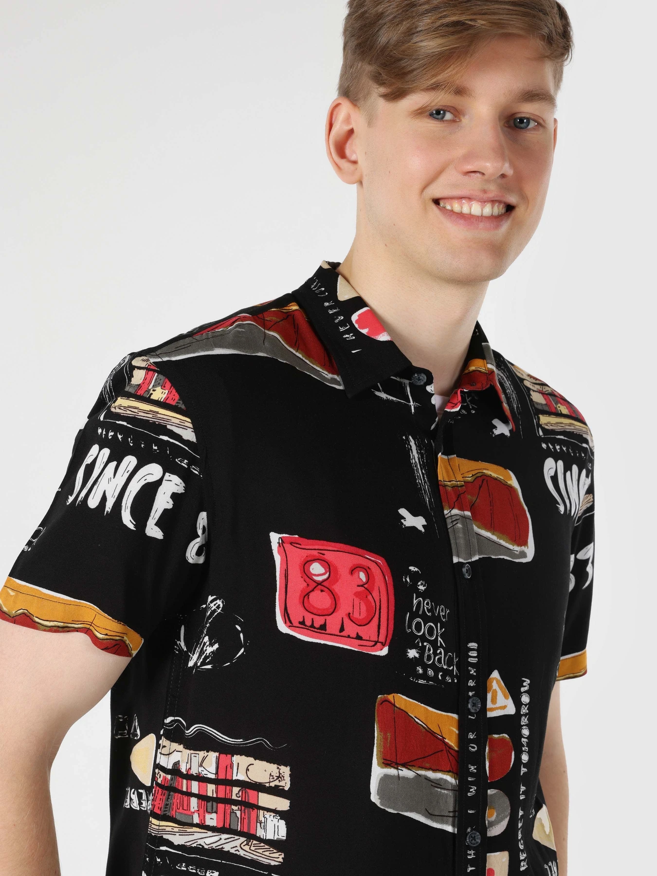 Сорочки Colin’s модель CL1062816BLK Сорочки Colin’s модель CL1062816BLK Фото