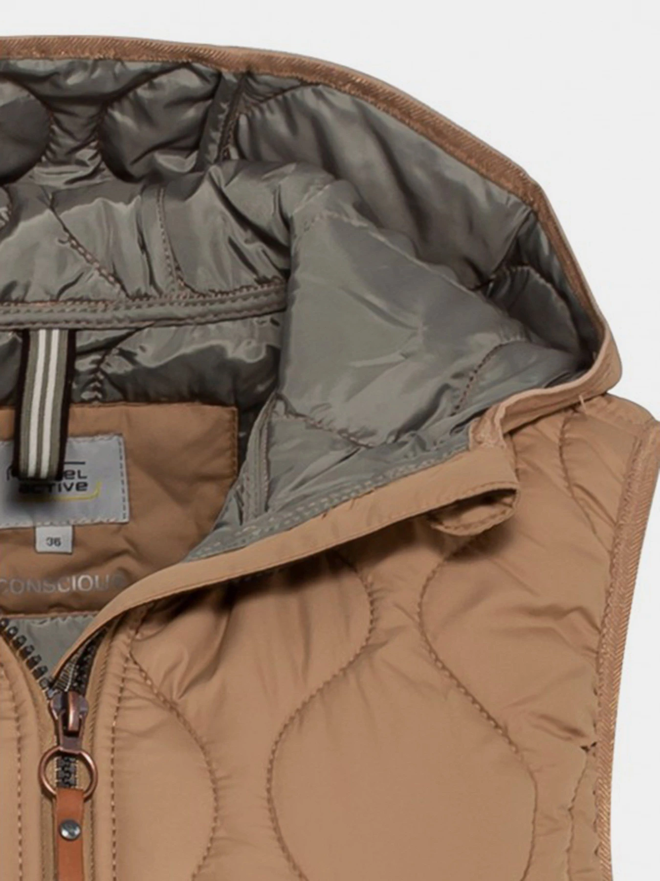 Жилети Camel Active модель 360110-8F41-12 Бежевий Жилети Camel Active модель 360110-8F41-12 Бежевий Фото