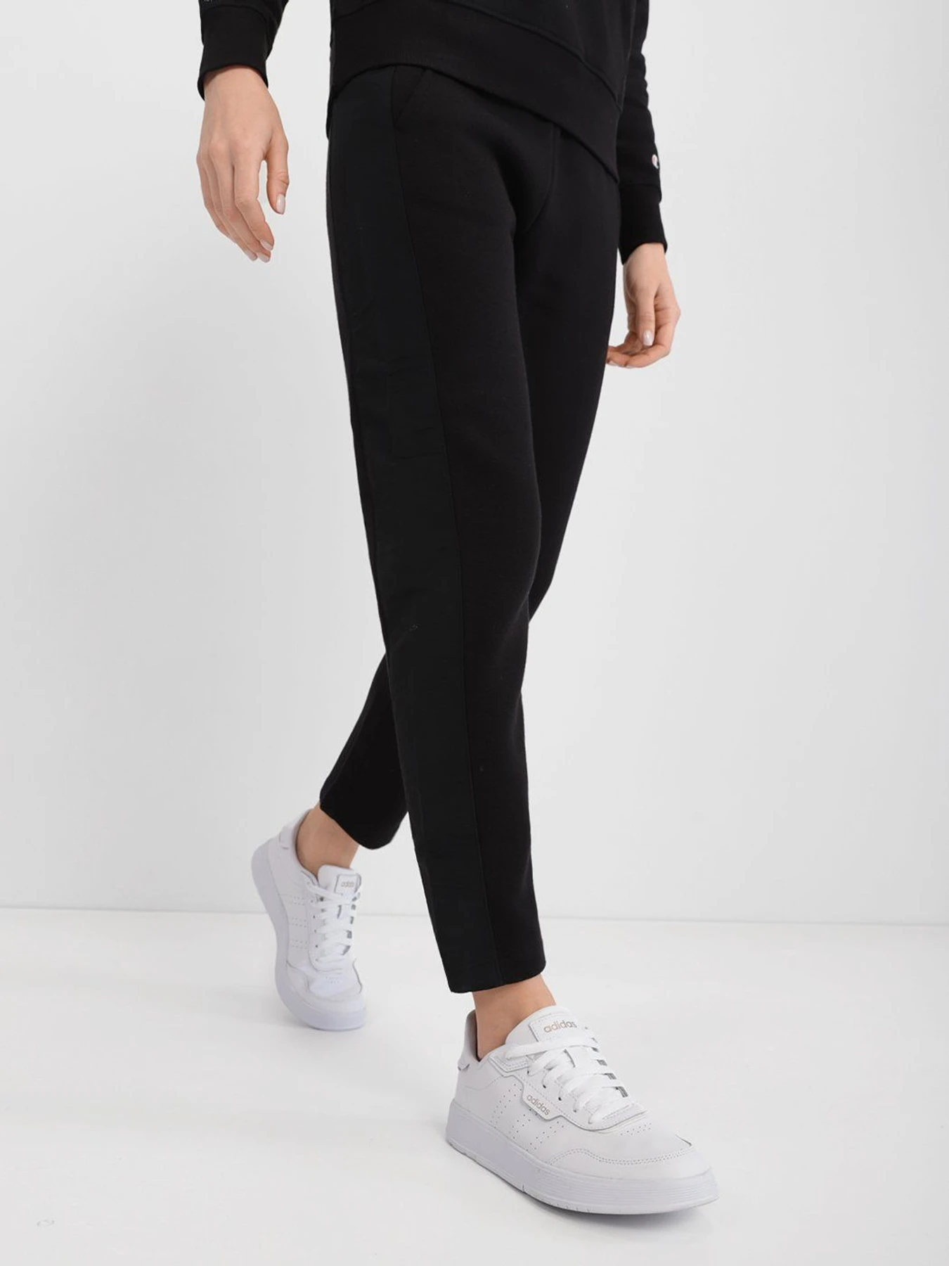 Кеди Adidas COURTPHASE модель FZ2951 Фото