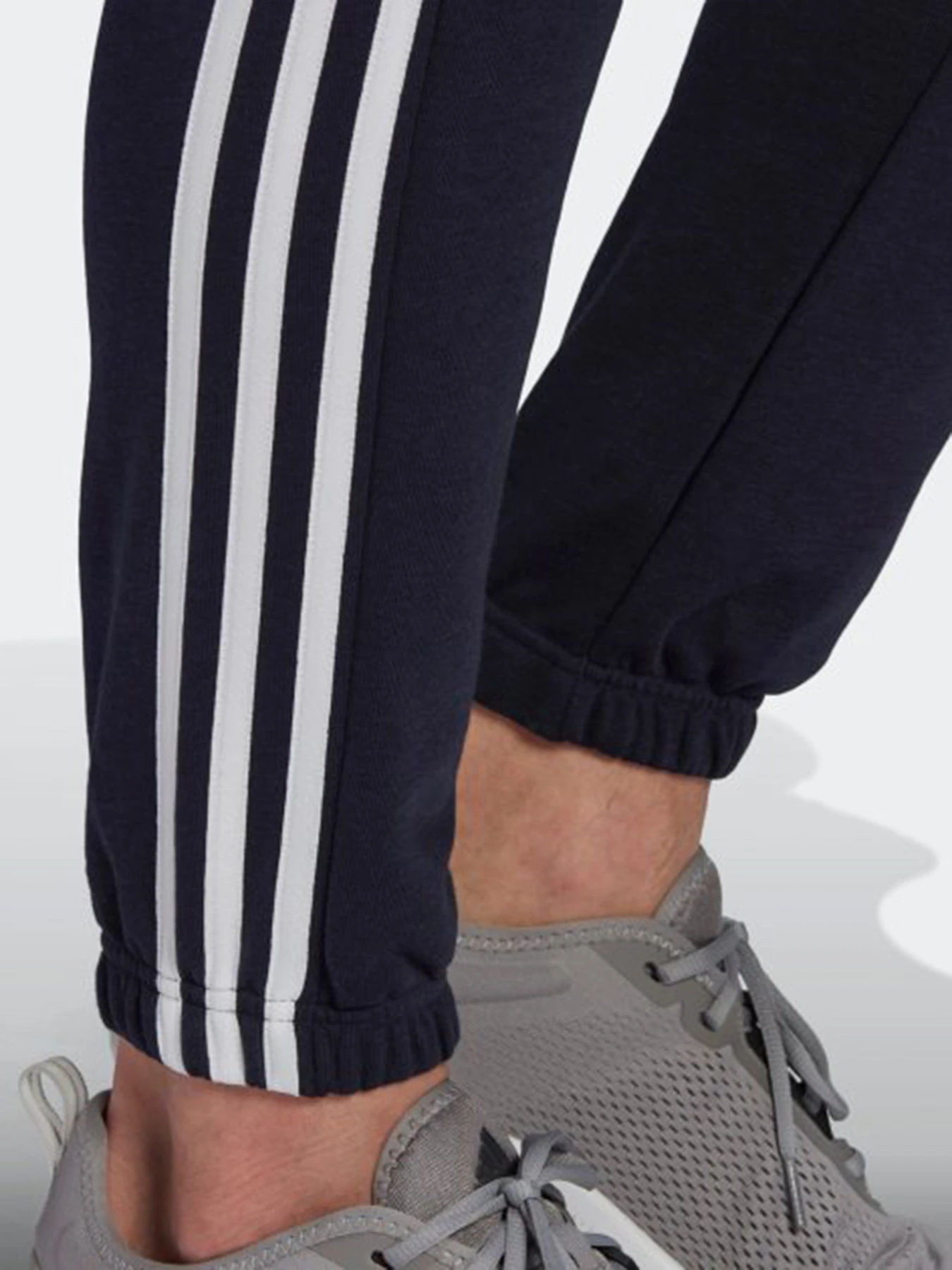 Брюки Adidas ESSENTIALS 3-STRIPES модель GK8830 Брюки Adidas ESSENTIALS 3-STRIPES модель GK8830 Фото
