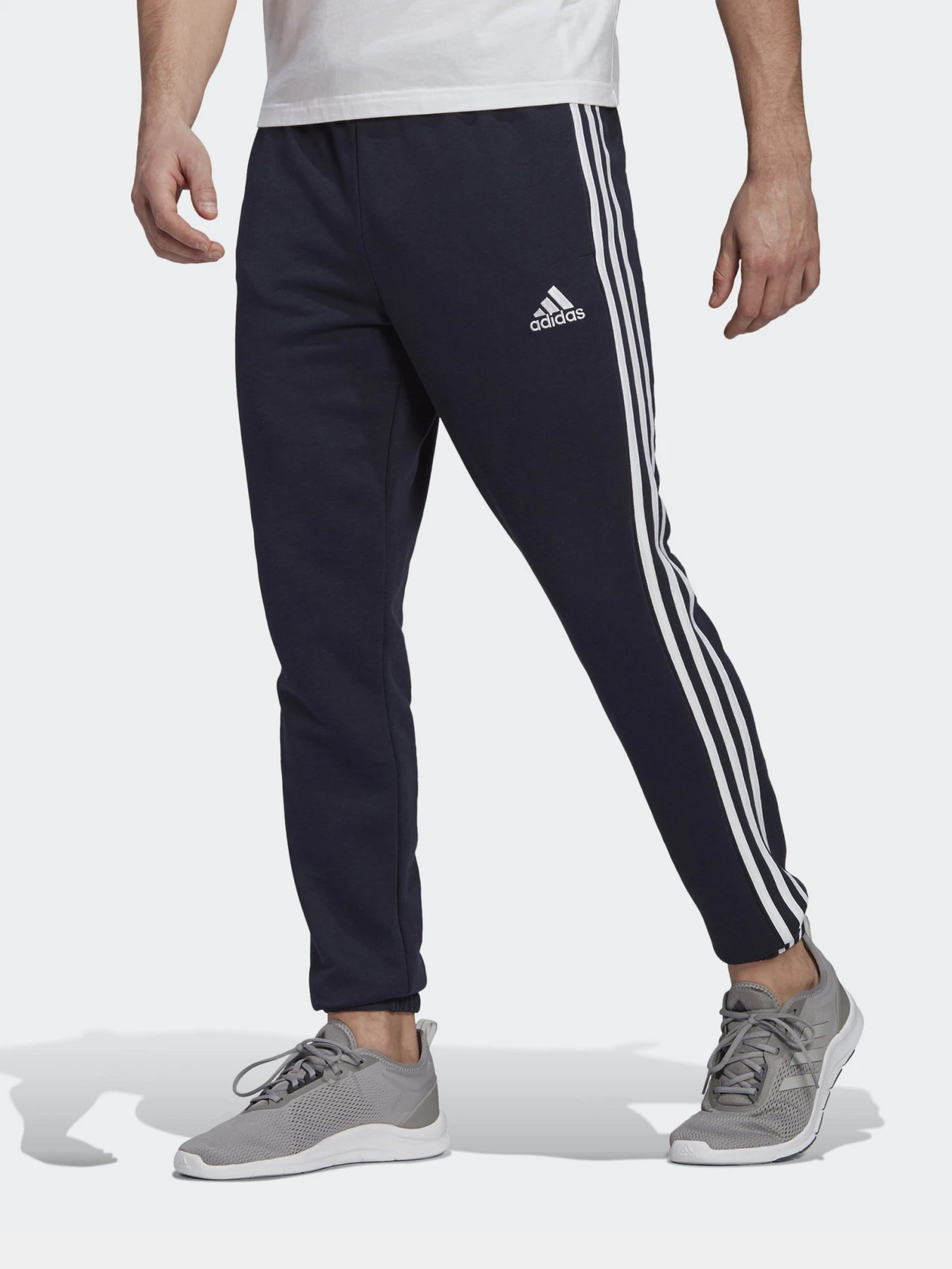 Брюки Adidas ESSENTIALS 3-STRIPES модель GK8830 Брюки Adidas ESSENTIALS 3-STRIPES модель GK8830 Фото