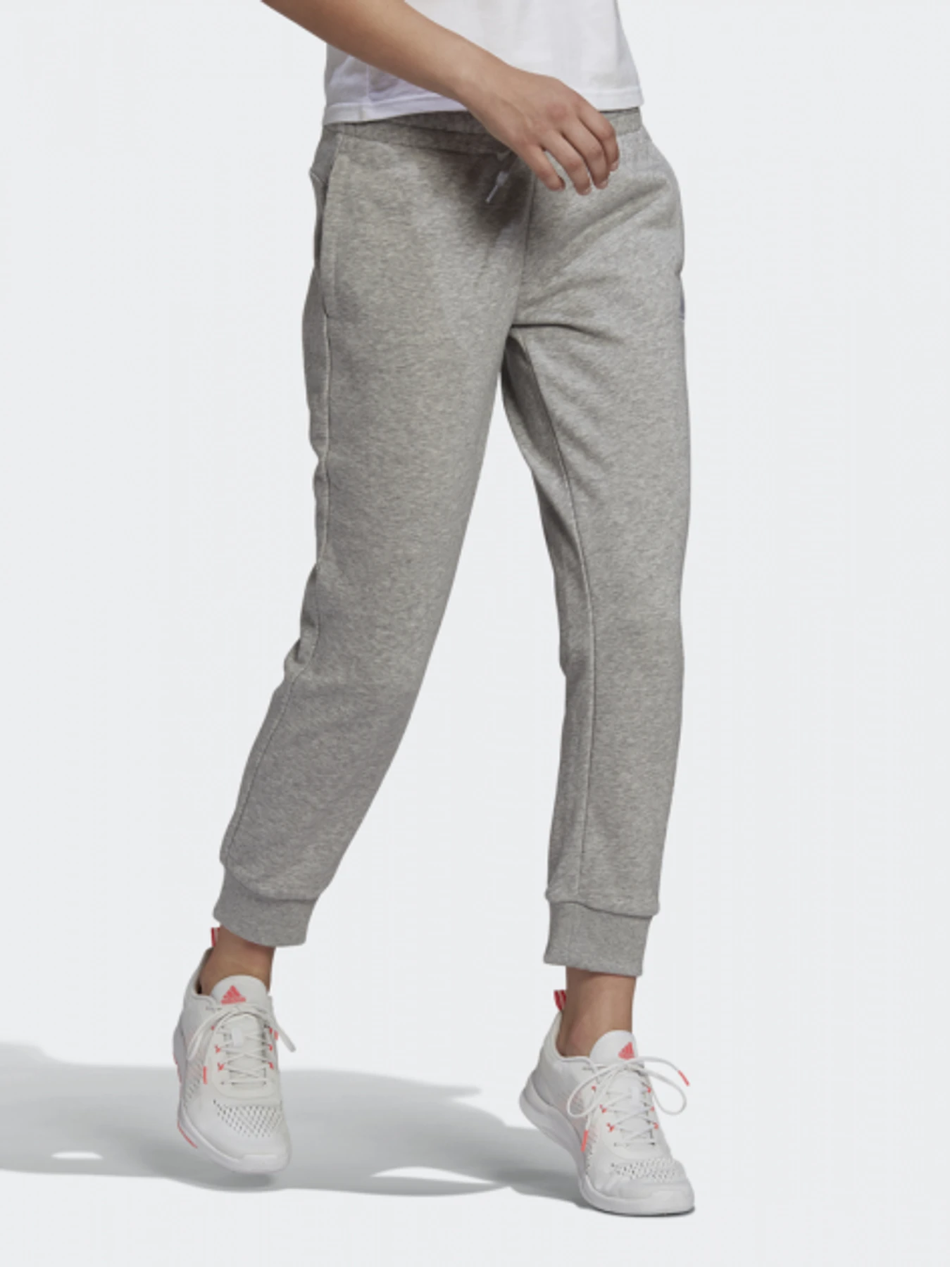 Брюки Adidas Essentials 7/8 модель GM5543 Брюки Adidas Essentials 7/8 модель GM5543 Фото