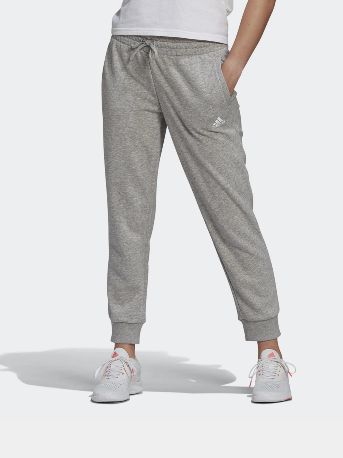Брюки Adidas Essentials 7/8 модель GM5543 Брюки Adidas Essentials 7/8 модель GM5543 Фото