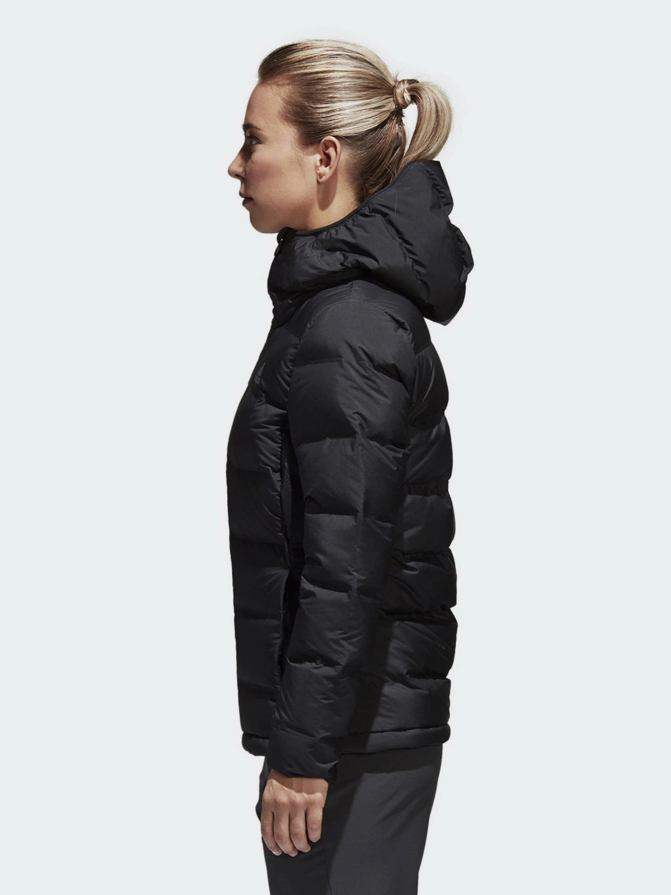 Куртки и дубленки Adidas W HELIONIC HO J модель BQ1935 Фото