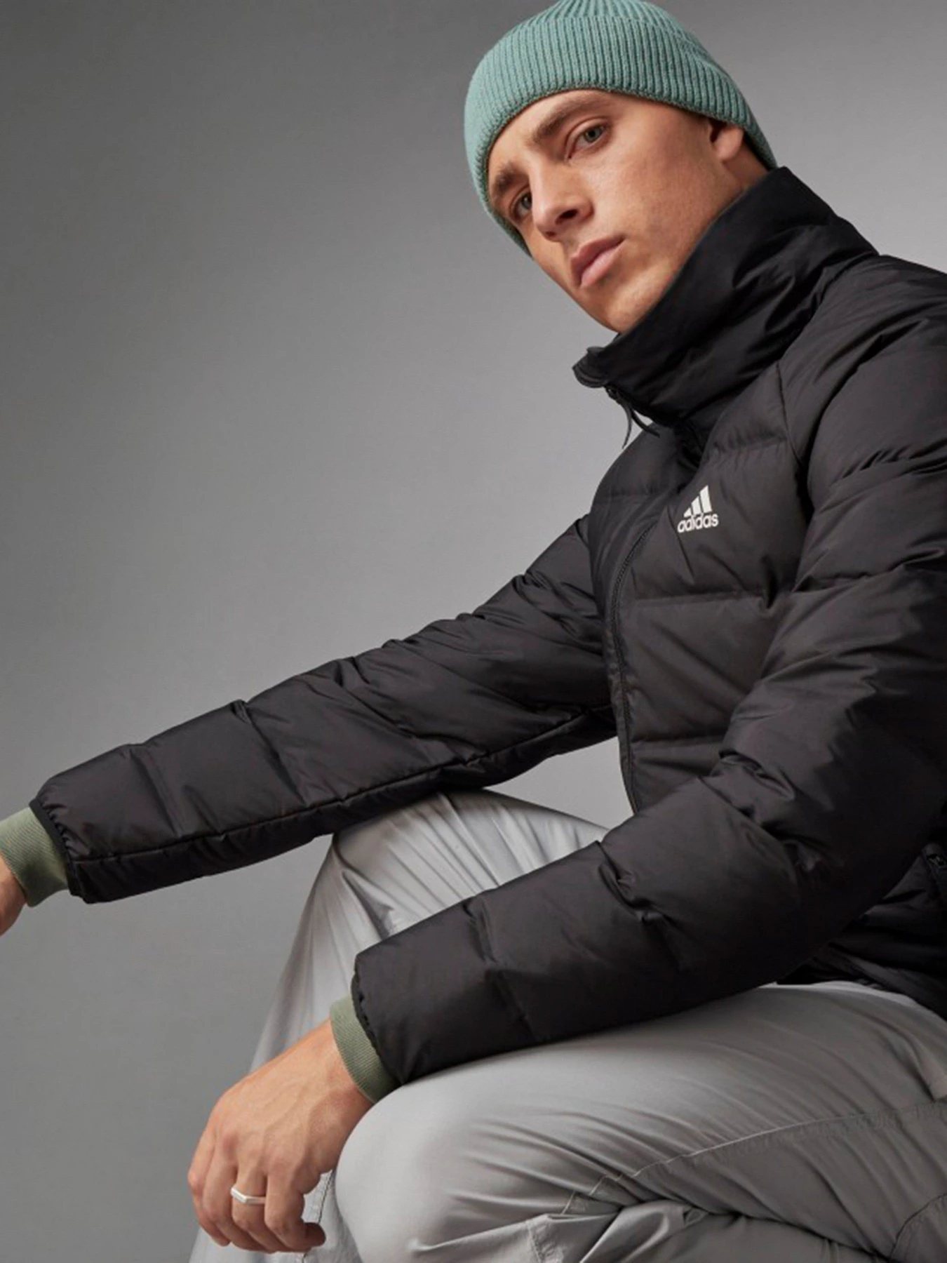 Куртки и дубленки Adidas Helionic Mid Length Down модель FT2528 Куртки и дубленки Adidas Helionic Mid Length Down модель FT2528 Фото