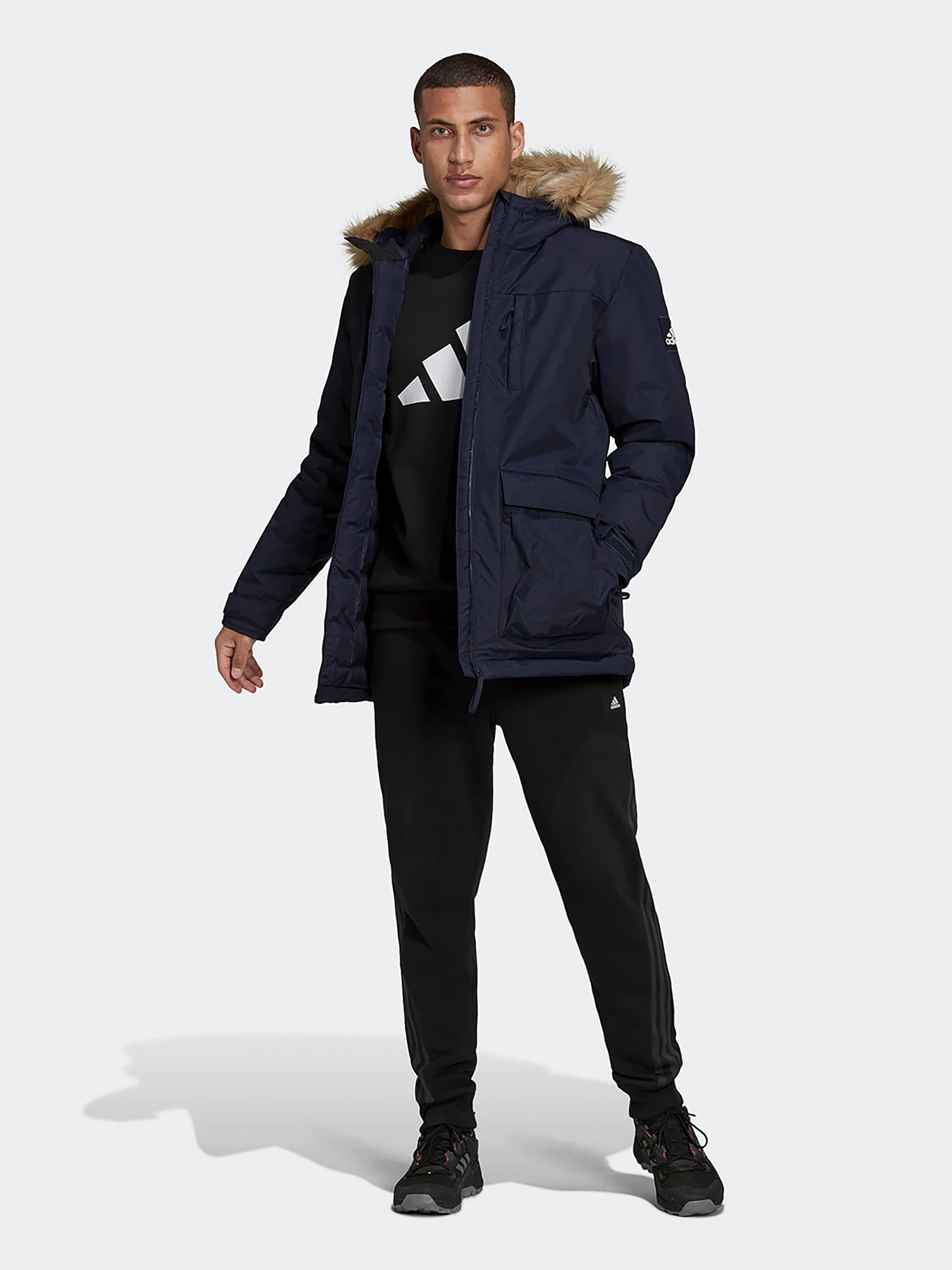 Куртки та дублянки Adidas UTILITAS Performance модель GT1701 Куртки та дублянки Adidas UTILITAS Performance модель GT1701 Фото