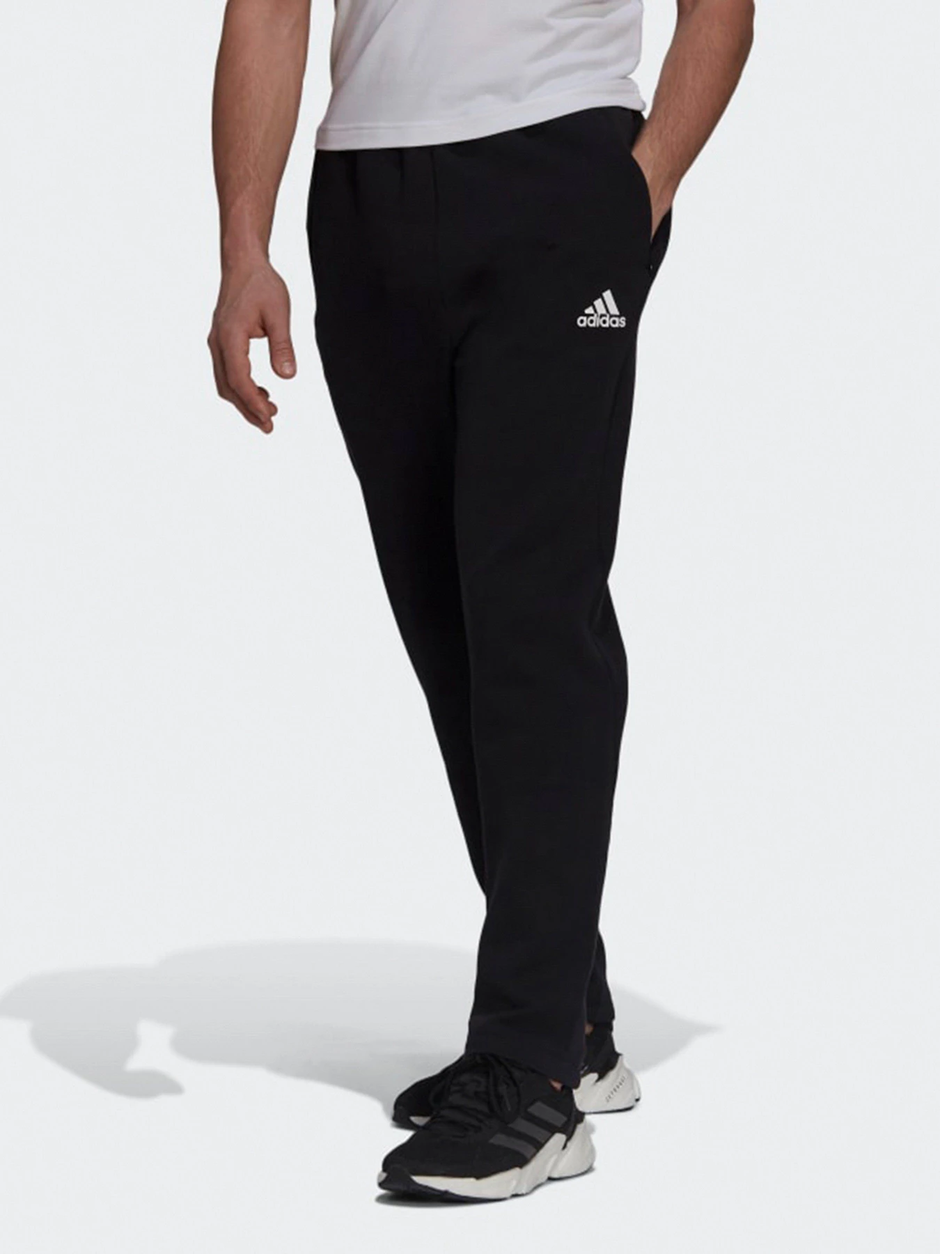 Брюки Adidas ZNE PANT модель GT9781 Брюки Adidas ZNE PANT модель GT9781 Фото