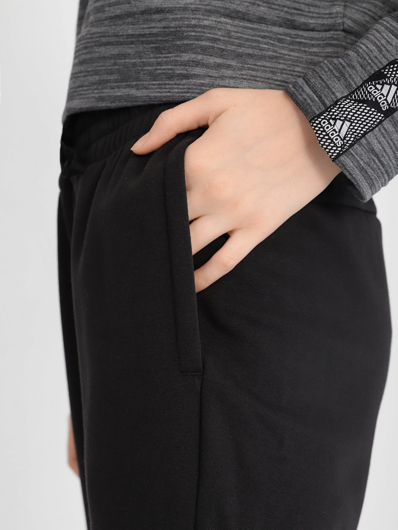 Брюки Adidas E LIN PANT FL модель DP2399 Брюки Adidas E LIN PANT FL модель DP2399 Фото