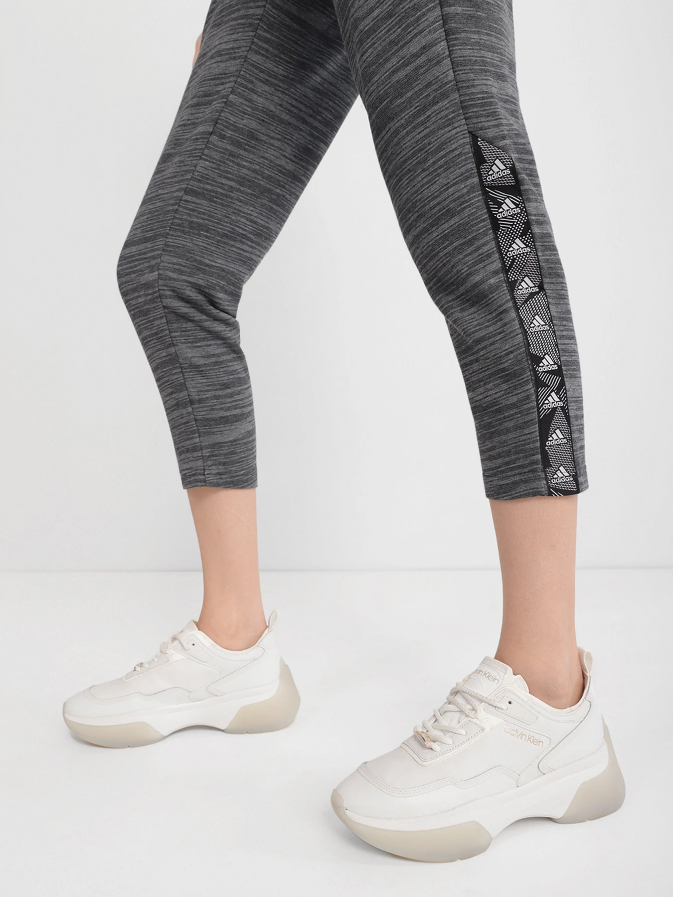 Брюки Adidas Essentials Tape модель GE1132 Брюки Adidas Essentials Tape модель GE1132 Фото