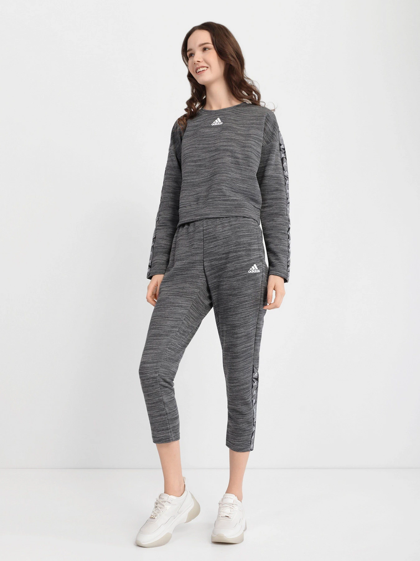 Брюки Adidas Essentials Tape модель GE1132 Брюки Adidas Essentials Tape модель GE1132 Фото