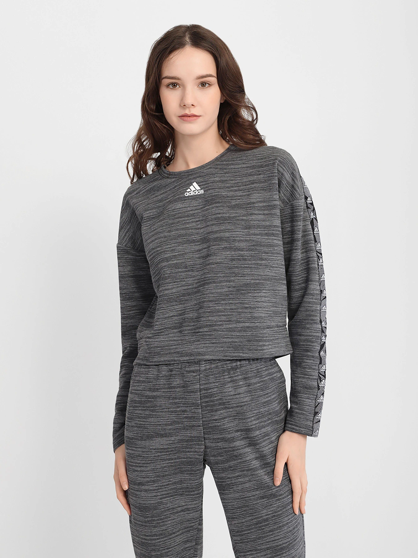 Худи и свитшоты Adidas Essentials Tape модель GE1131 Худи и свитшоты Adidas Essentials Tape модель GE1131 Фото