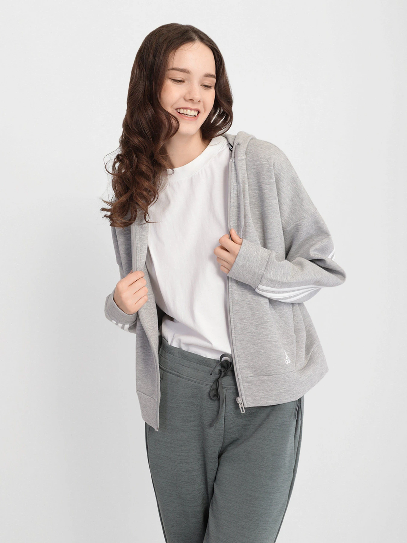 Худи и свитшоты Adidas Must Haves 3-Stripes модель EB3823 Худи и свитшоты Adidas Must Haves 3-Stripes модель EB3823 Фото