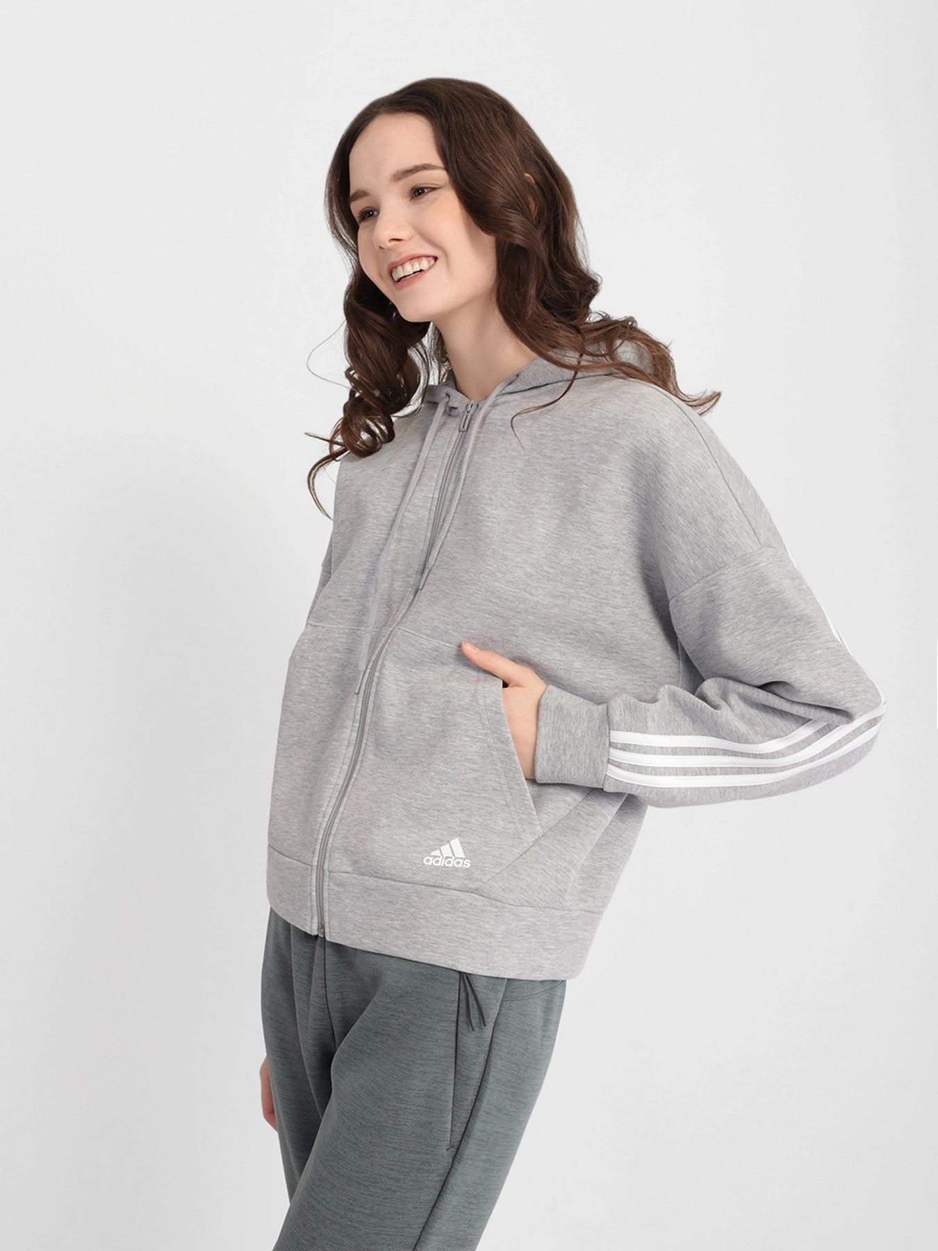 Худи и свитшоты Adidas Must Haves 3-Stripes модель EB3823 Худи и свитшоты Adidas Must Haves 3-Stripes модель EB3823 Фото