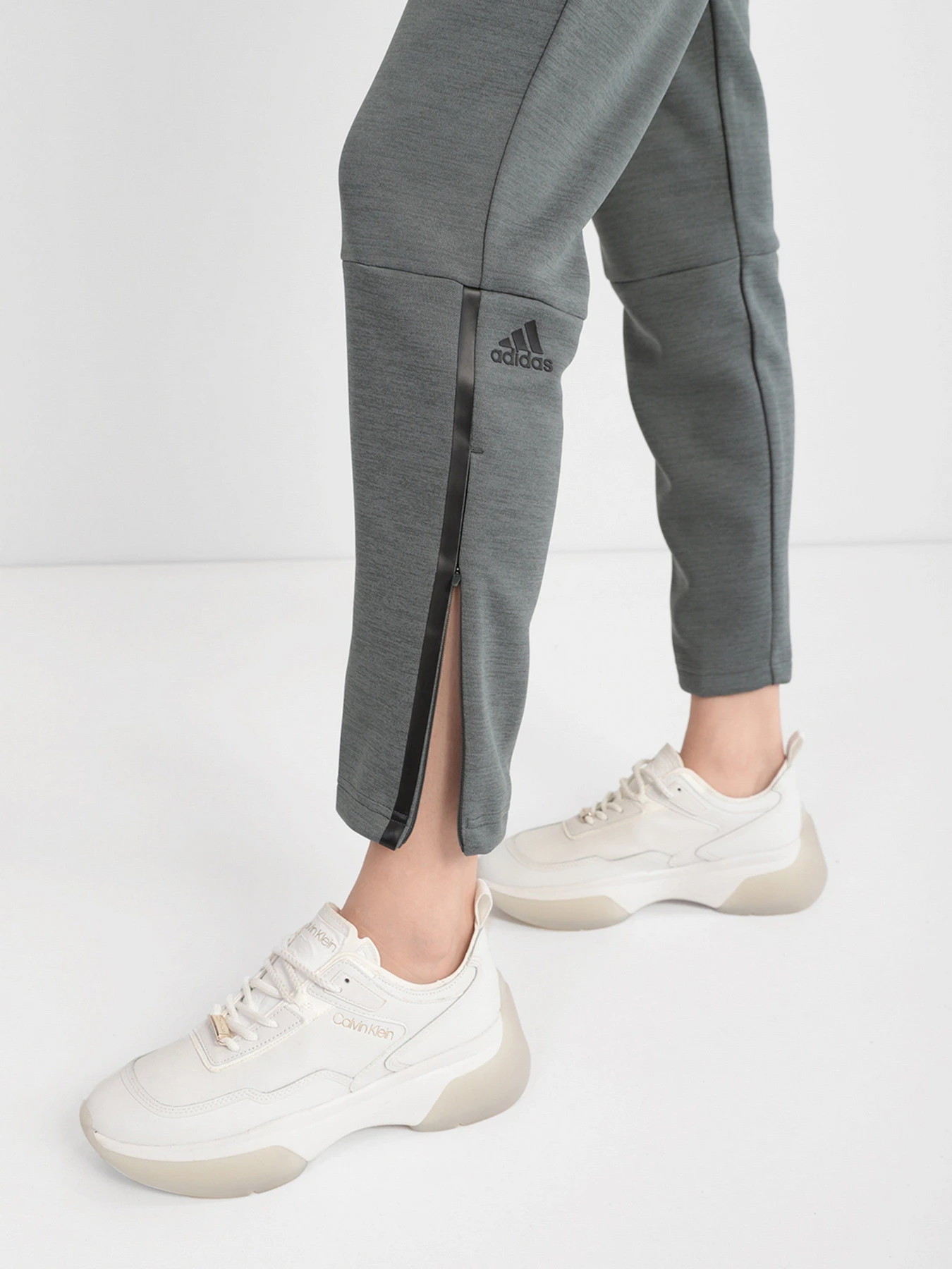 Брюки Adidas Z.N.E. модель DY9340 Брюки Adidas Z.N.E. модель DY9340 Фото