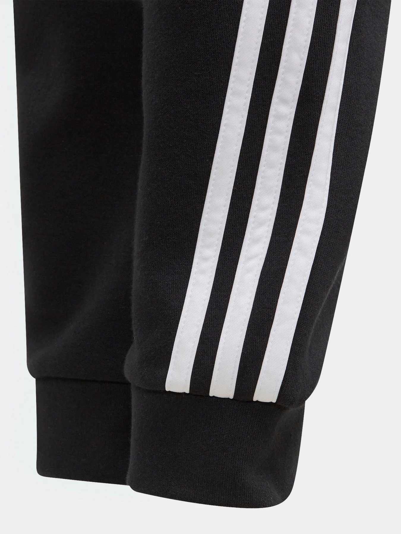 Брюки Adidas 3-Stripes Performance модель GE0947 Брюки Adidas 3-Stripes Performance модель GE0947 Фото