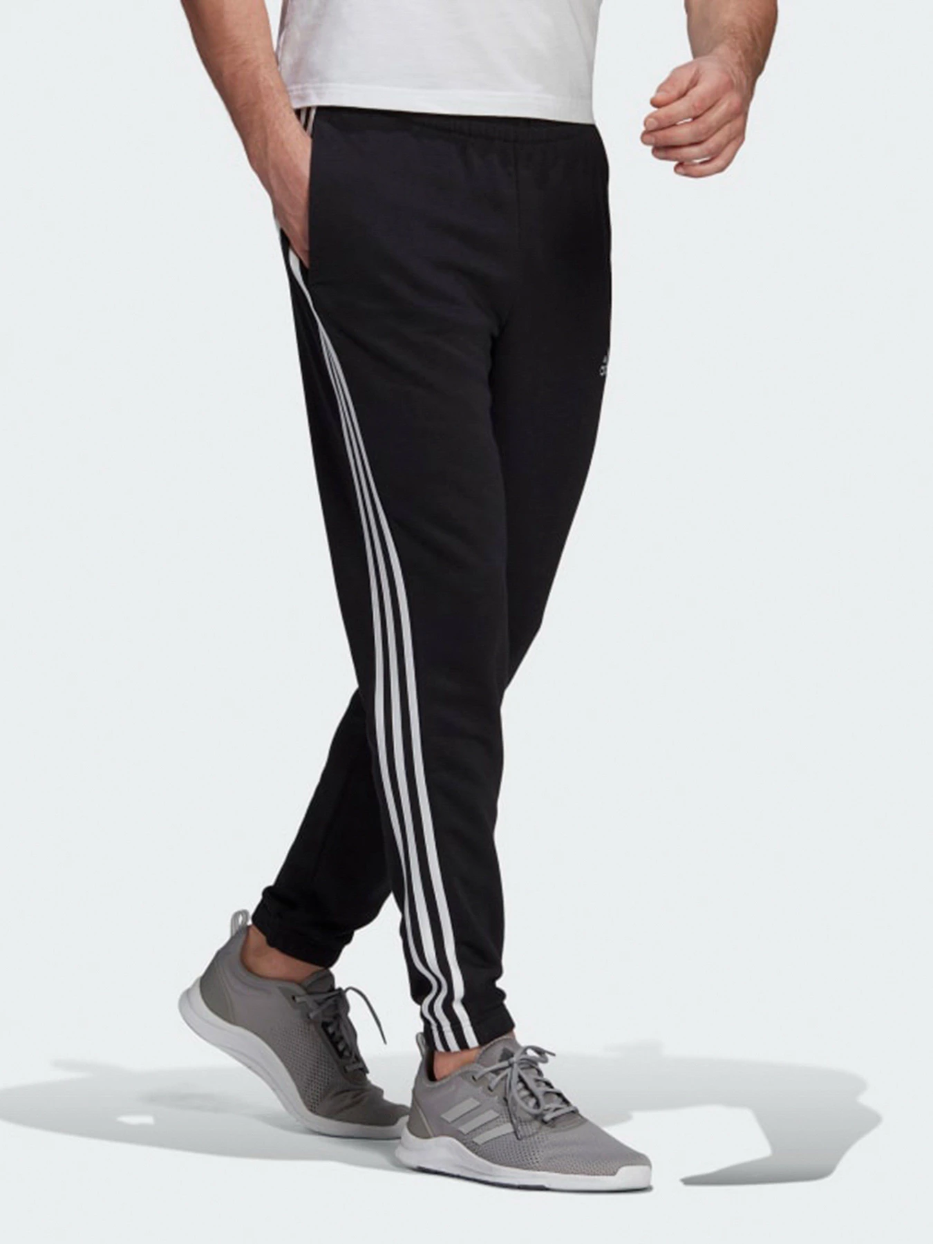Брюки Adidas Essentials 3-Stripes модель GK8829 Брюки Adidas Essentials 3-Stripes модель GK8829 Фото