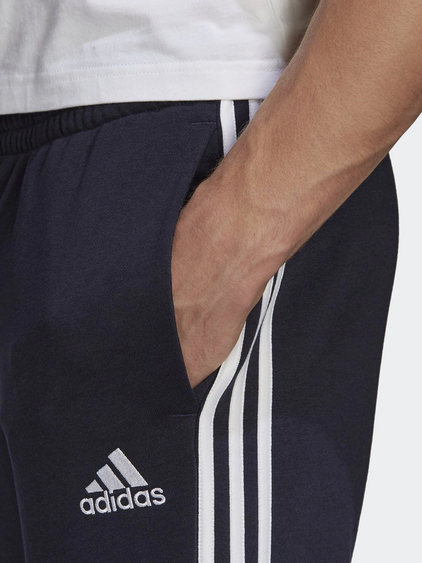 Брюки Adidas Essentials Cuff 3-Stripes модель GK8888 Брюки Adidas Essentials Cuff 3-Stripes модель GK8888 Фото