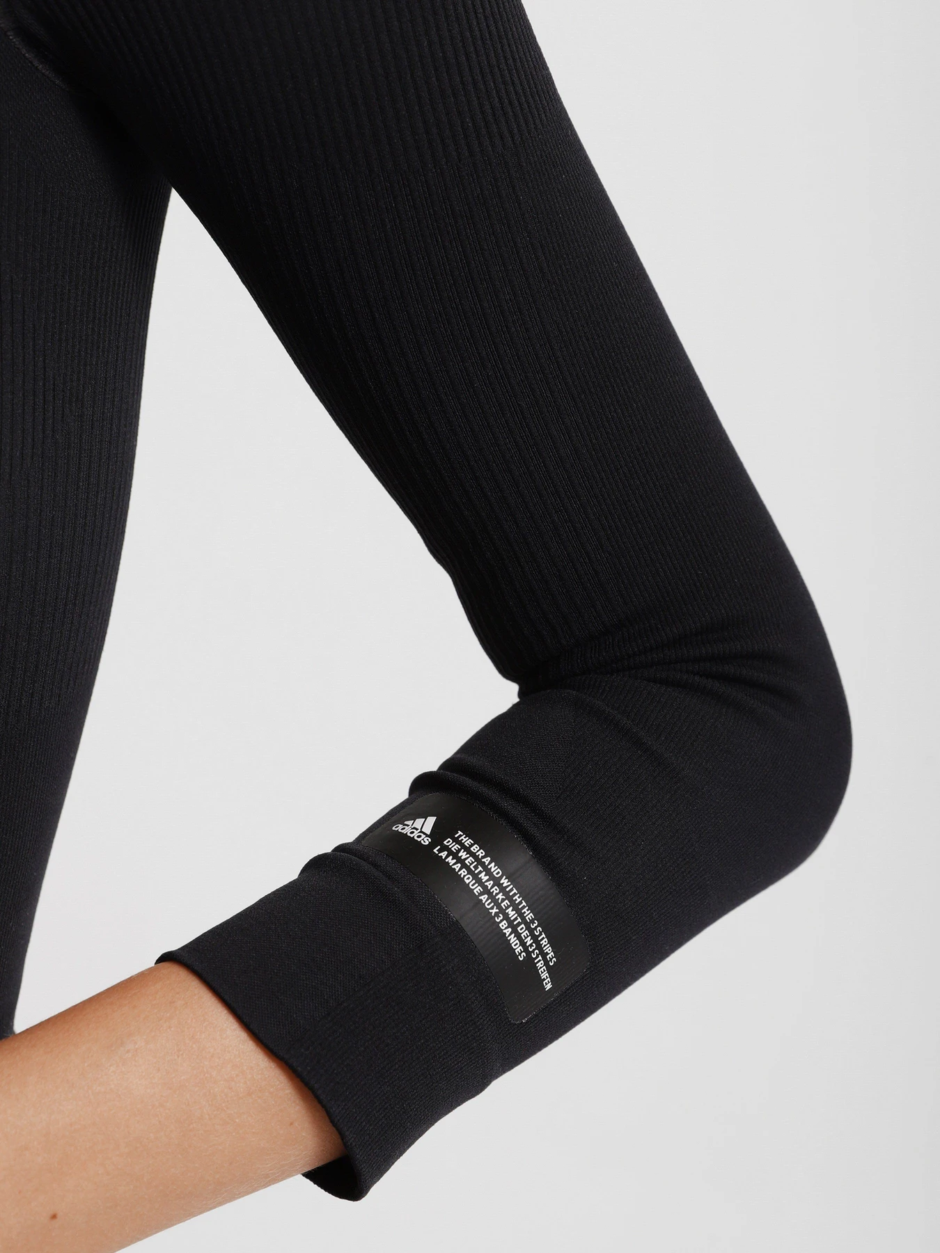 Худи и свитшоты Adidas Formotion Cropped Training модель GL1086 Худи и свитшоты Adidas Formotion Cropped Training модель GL1086 Фото