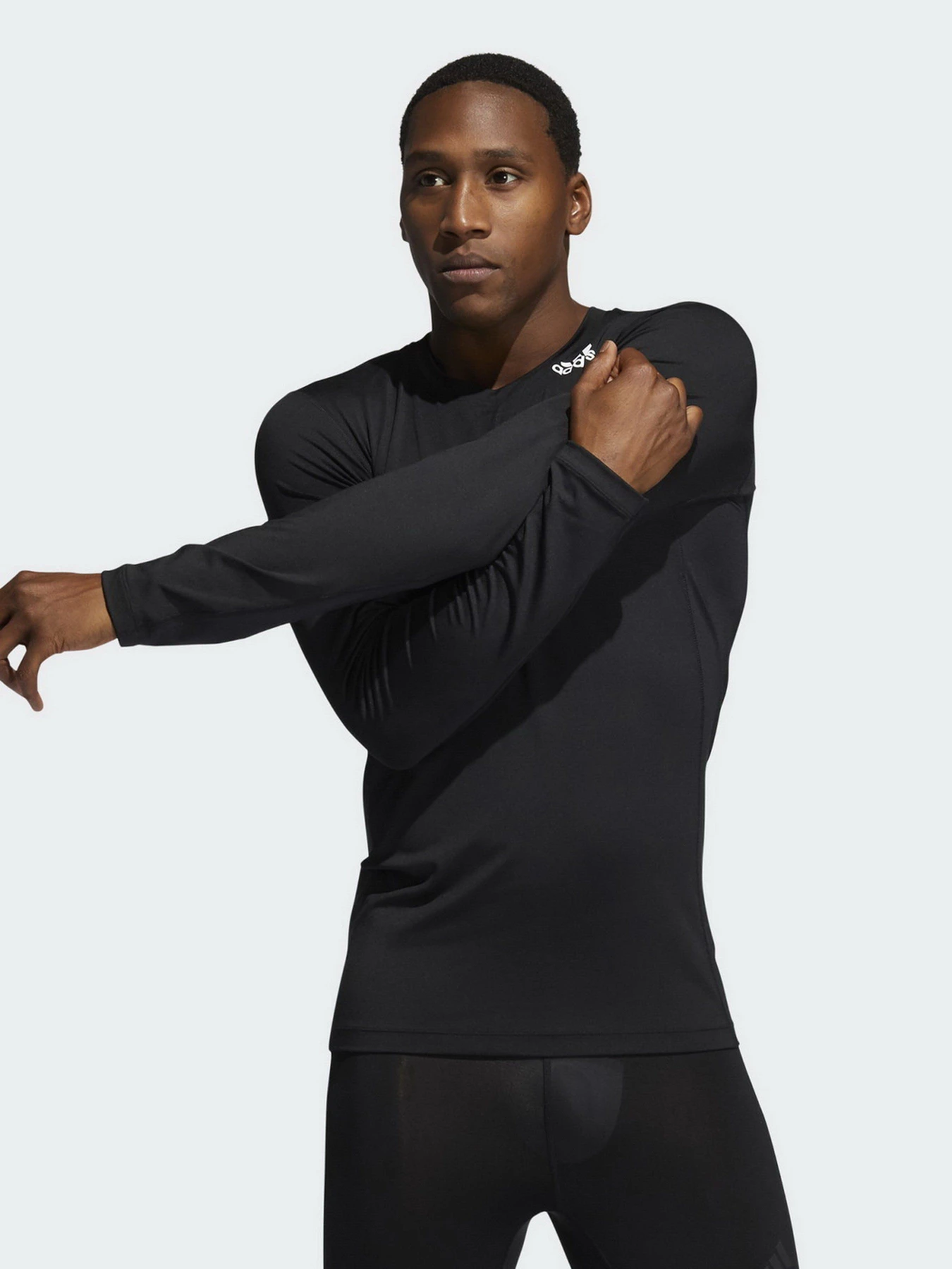 Худи и свитшоты Adidas Techfit Compression модель GM5038 Фото