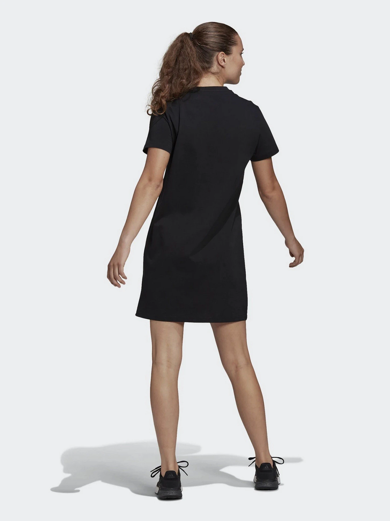 Платья Adidas Essentials Logo модель GM5588 Платья Adidas Essentials Logo модель GM5588 Фото