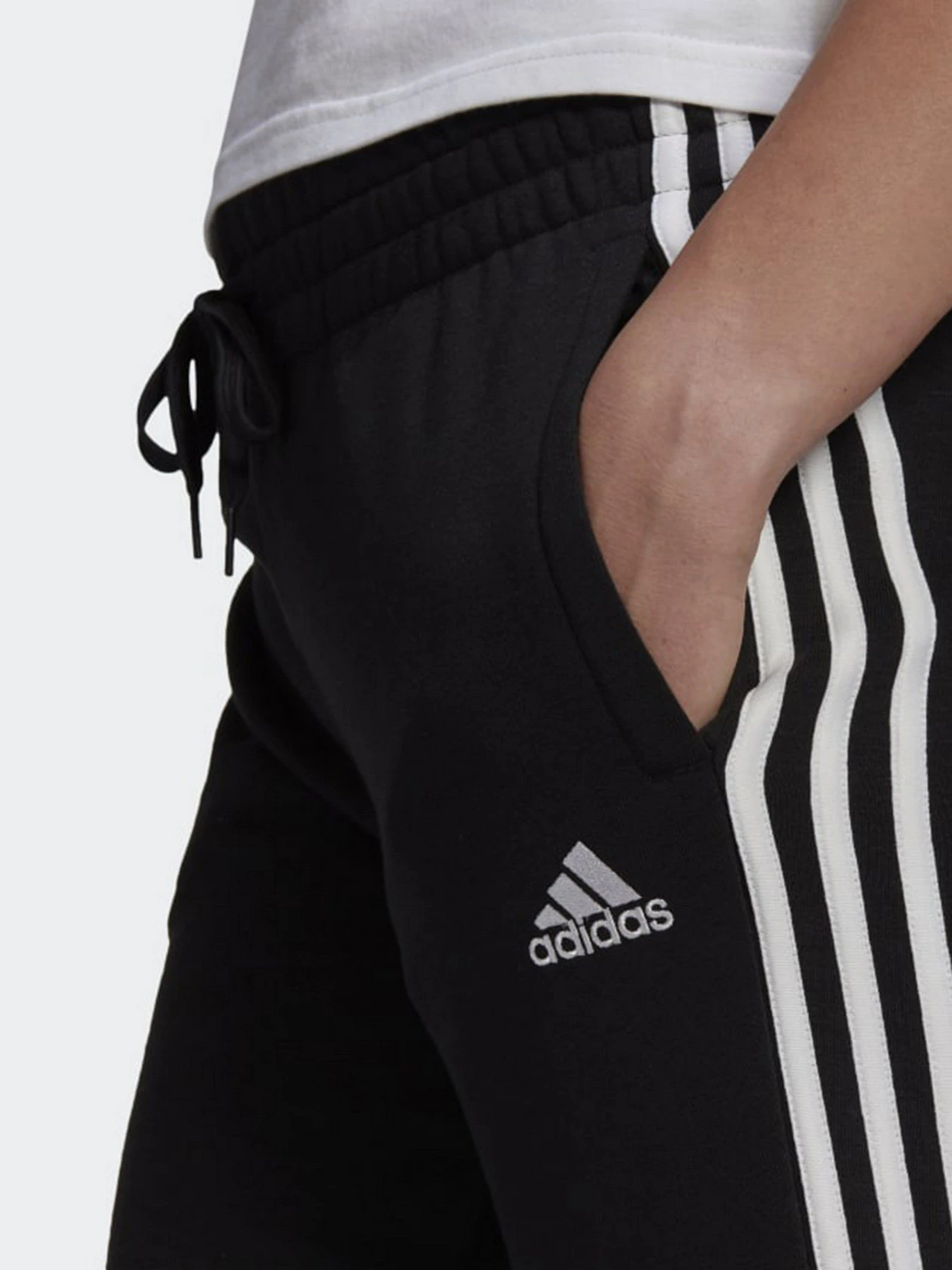 Брюки Adidas Essentials 3-Stripes модель GM8733 Брюки Adidas Essentials 3-Stripes модель GM8733 Фото