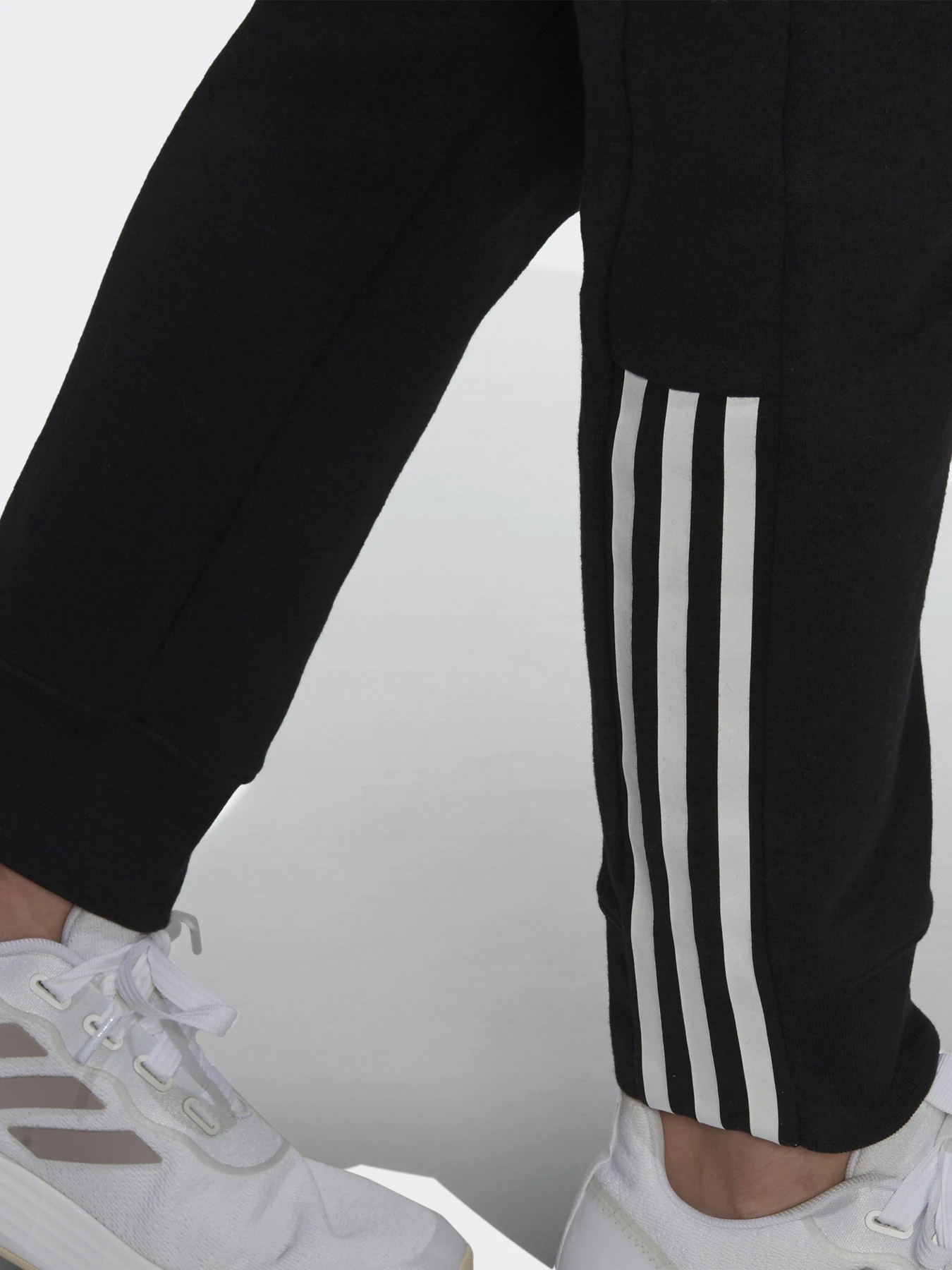 Брюки Adidas ESSENTIALS 3-STRIPES модель GS1383 Фото