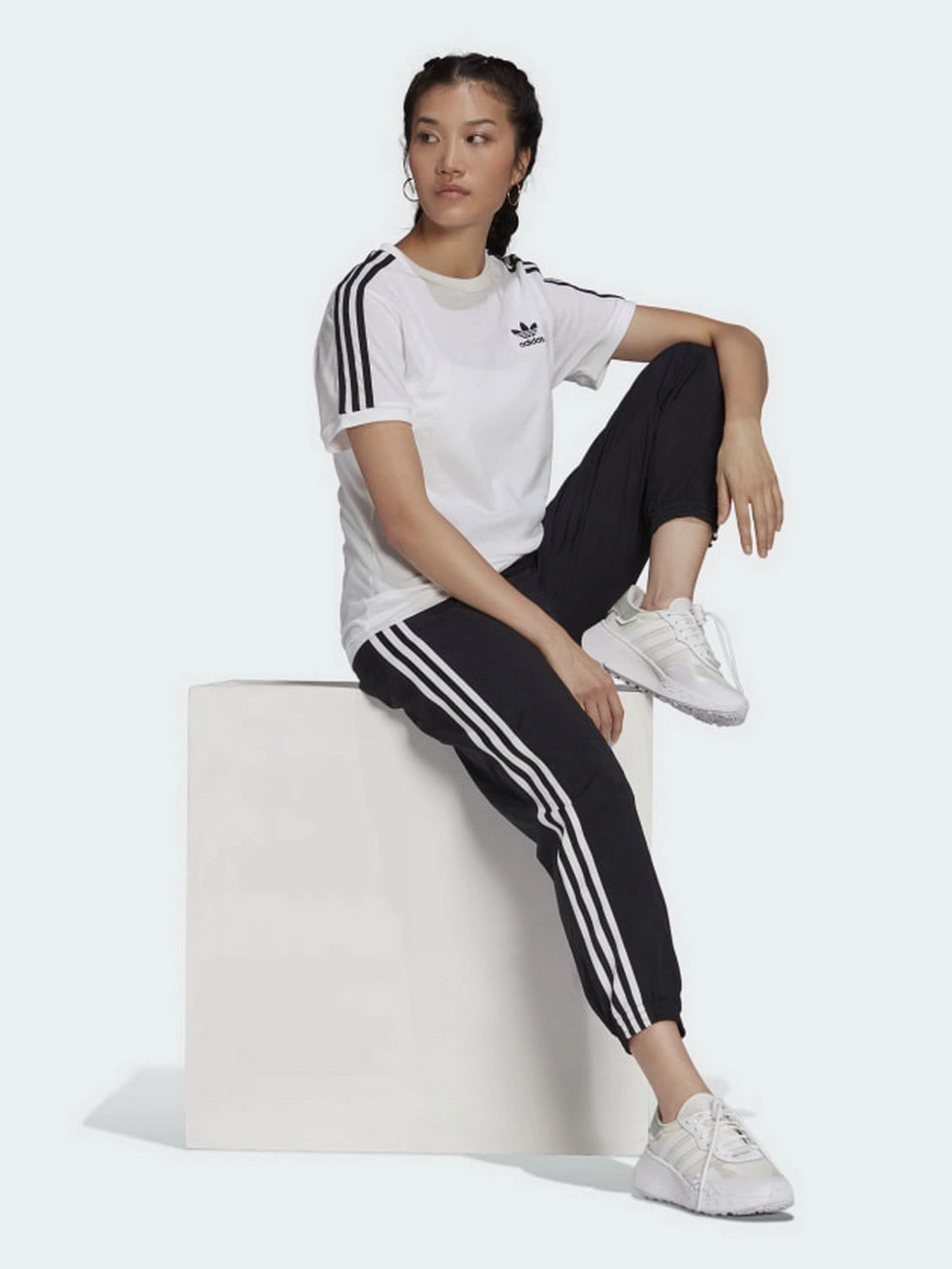Брюки Adidas Adicolor Classics Lock-Up модель H20547 Брюки Adidas Adicolor Classics Lock-Up модель H20547 Фото
