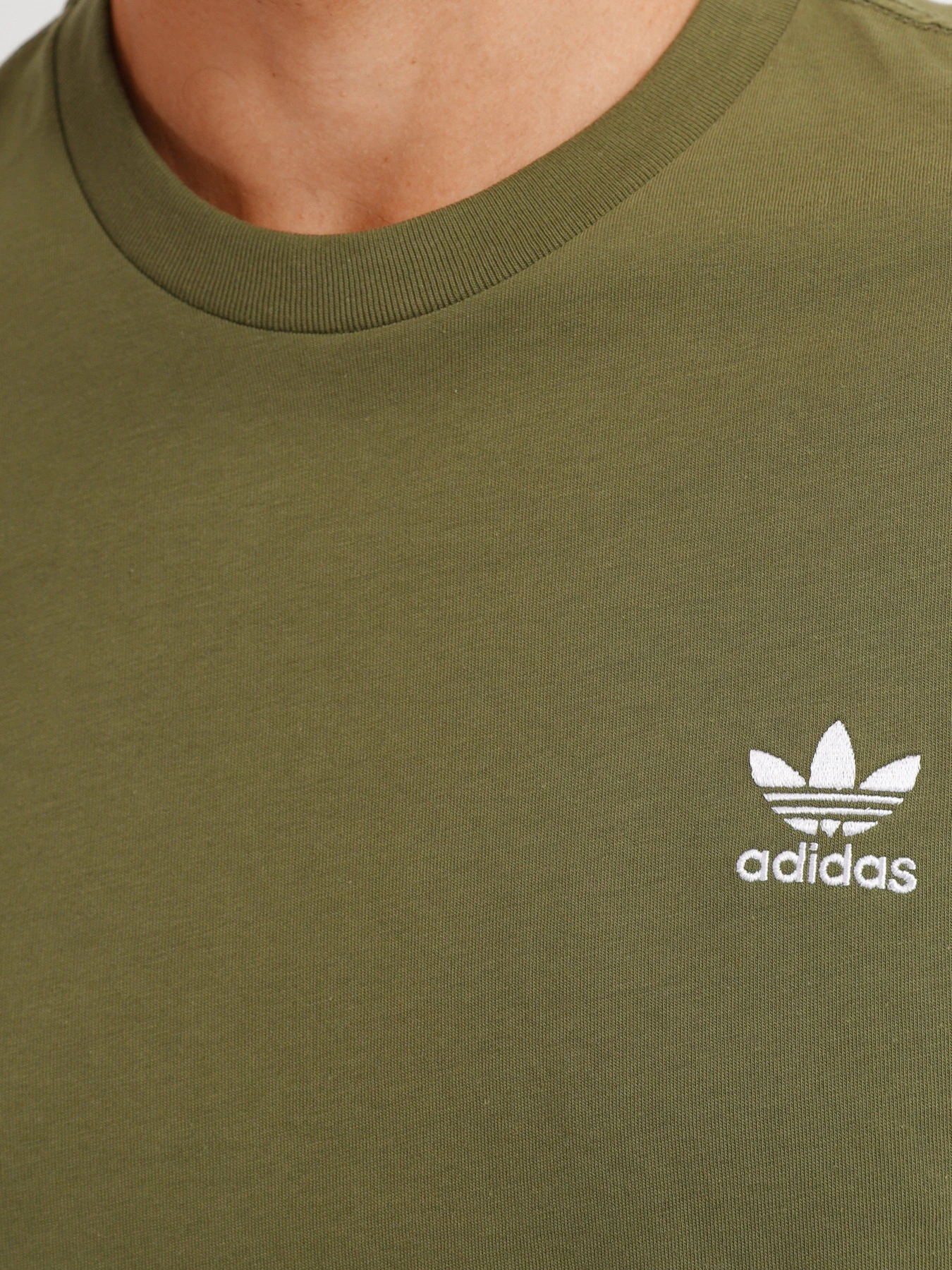 Футболки і поло Adidas Loungewear Adicolor Essentials Trefoil модель H65673 Фото